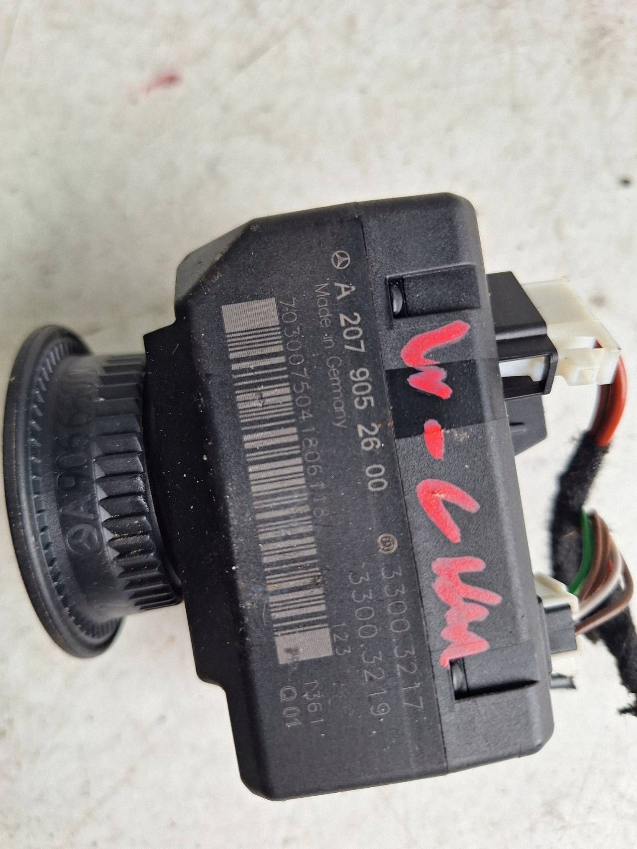 MERCEDES ignition A2079052600