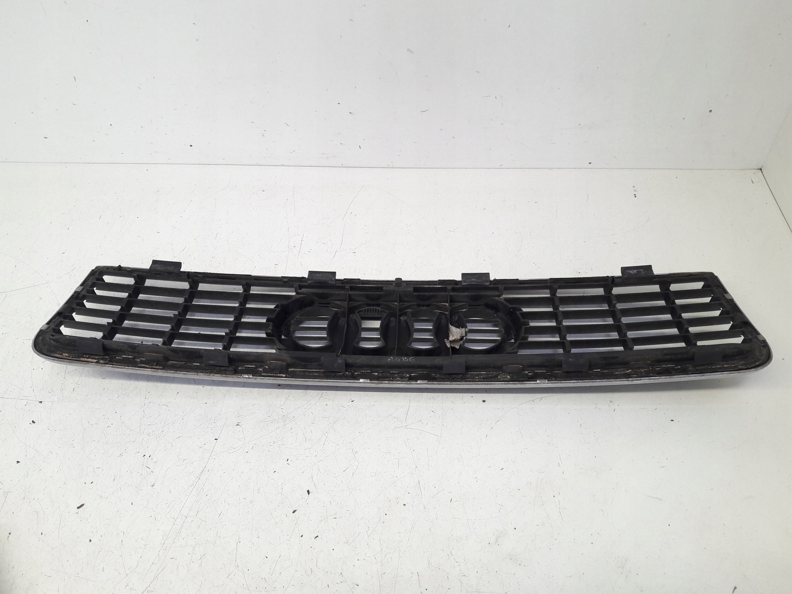 grill grille 8E0853651B Audi A4 B6