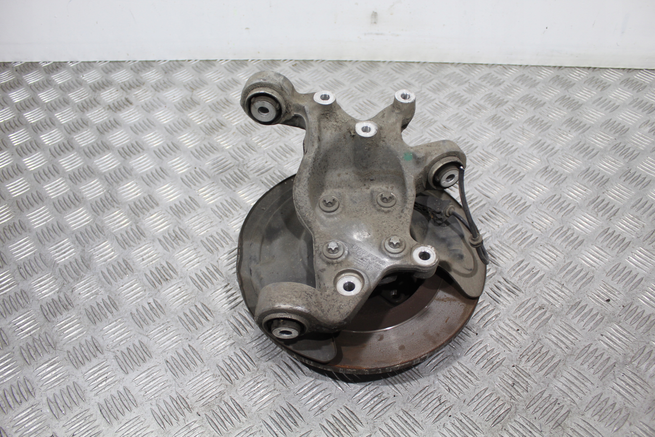 swing right rear part INFINITI Q30