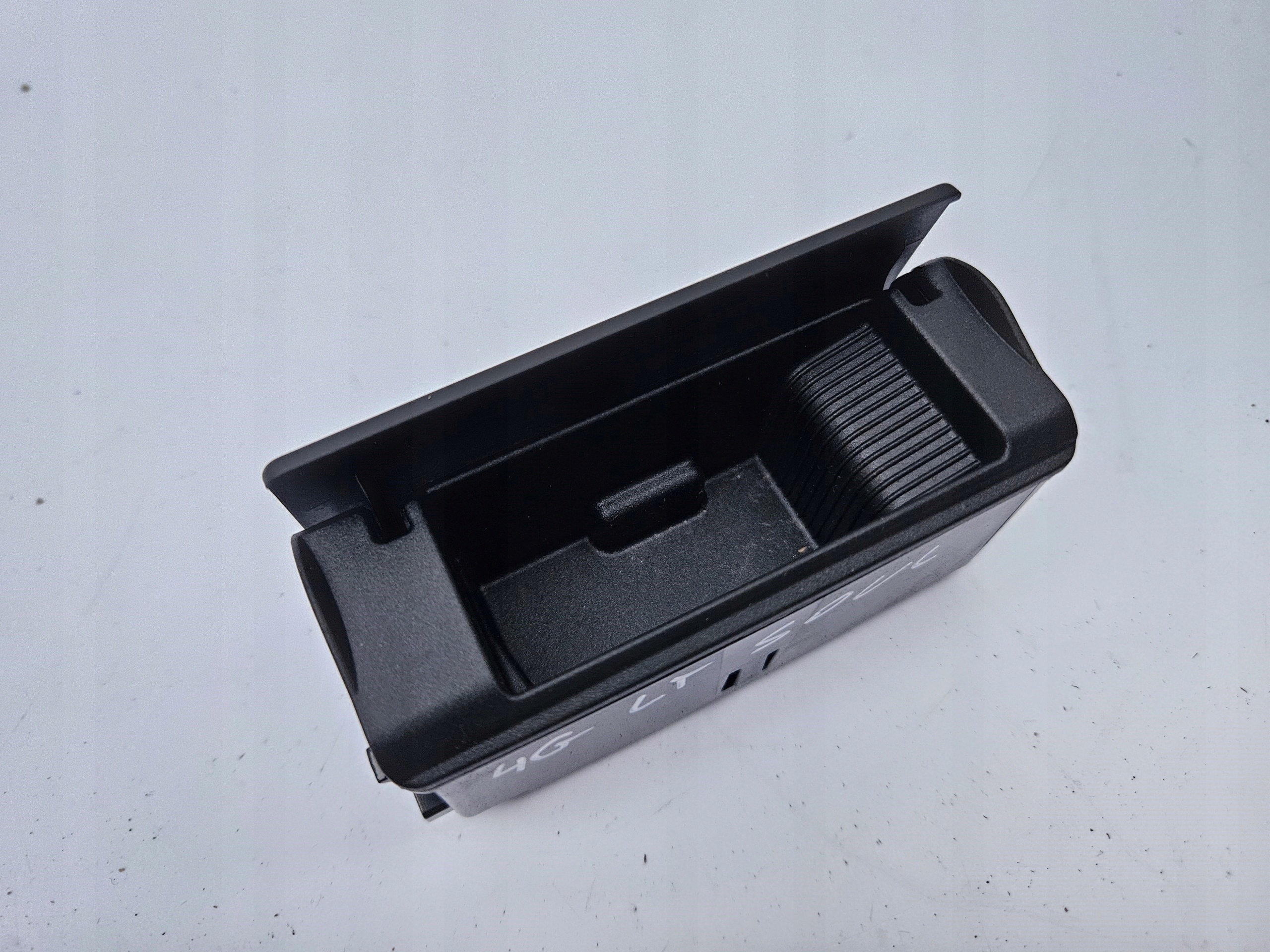ashtray left rear W door AUDI A6 C7 A7 4G black