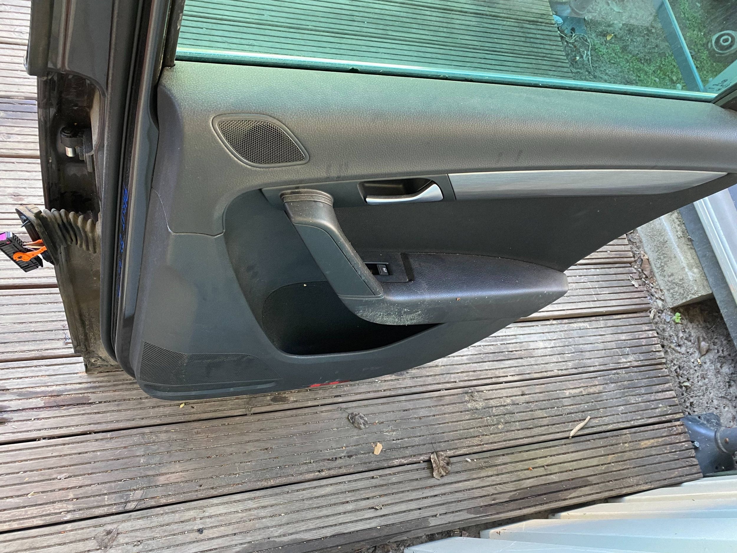 VW PASSAT B7 KOMBI complete door right rear part rear. BRAZ