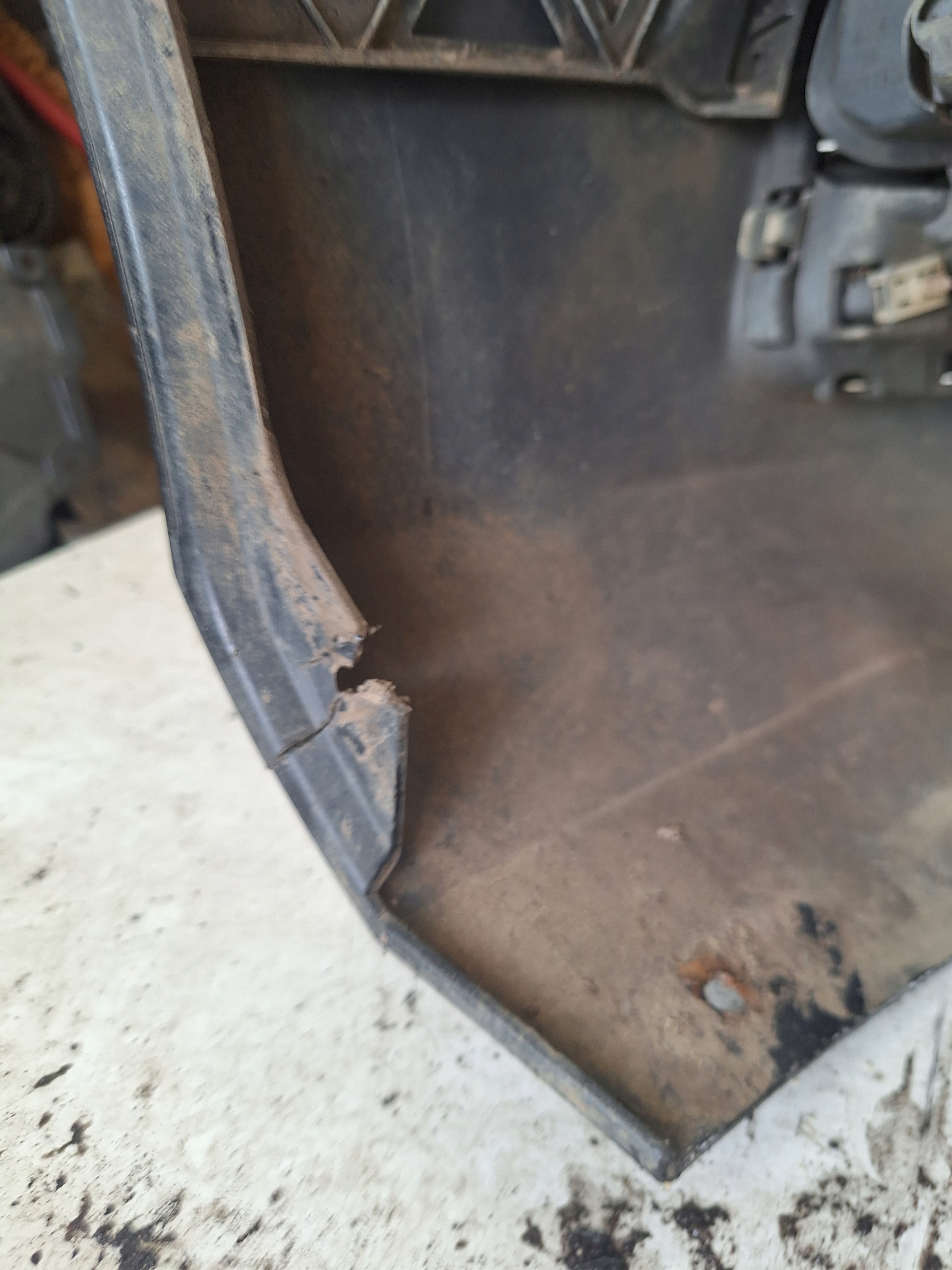 VOLKSWAGEN PASSAT B7 10-14 bumper + grille