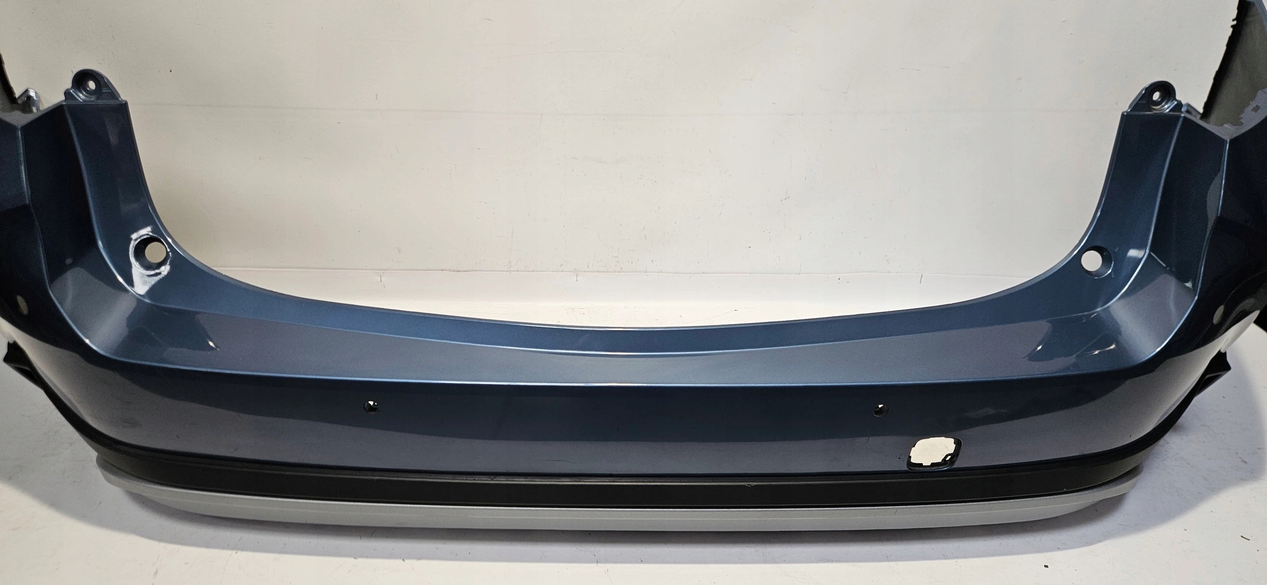bumper rear TOYOTA COROLLA E21 TREK KOMBI 19