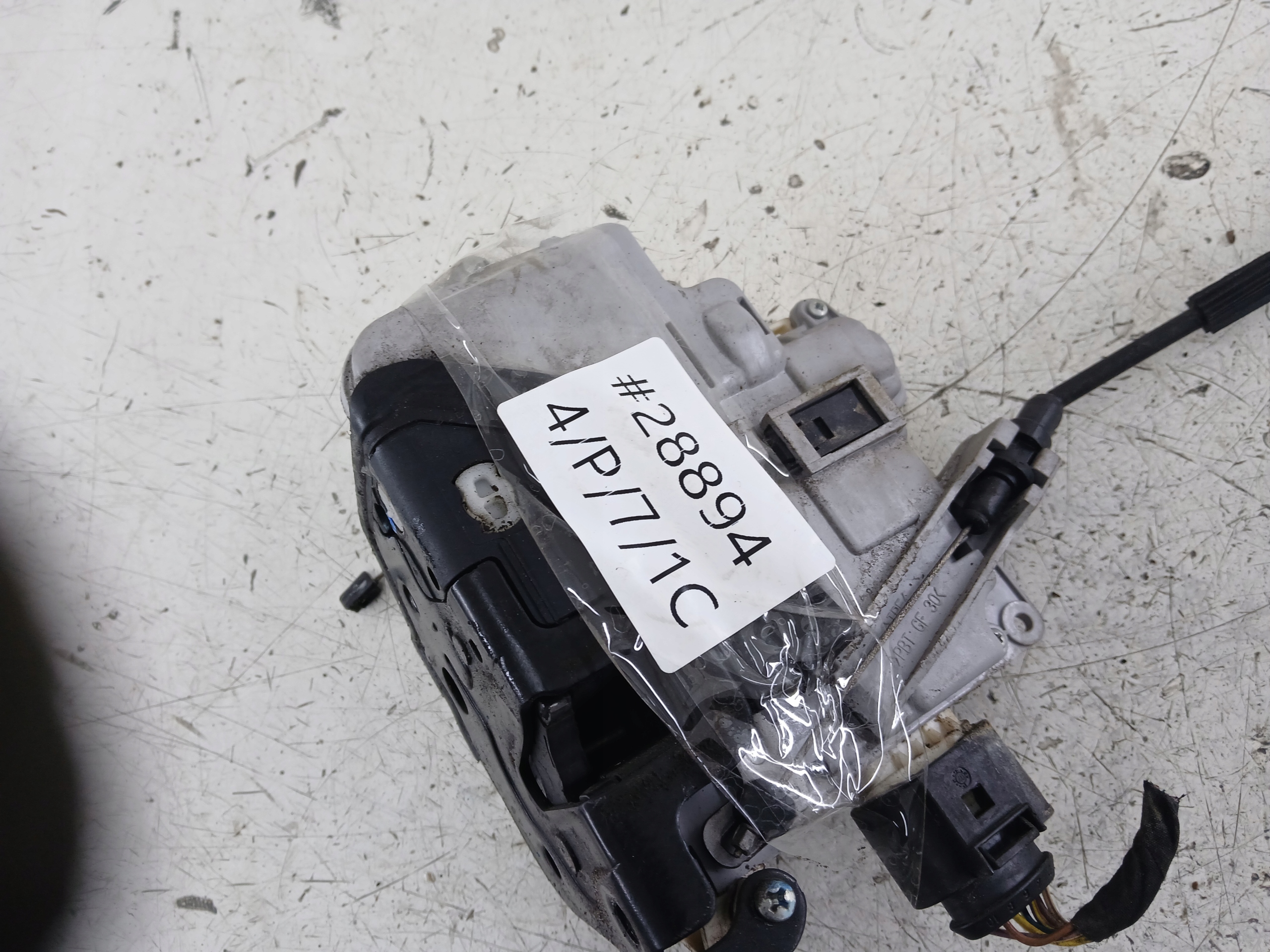 SEAT LEON II lock door left front