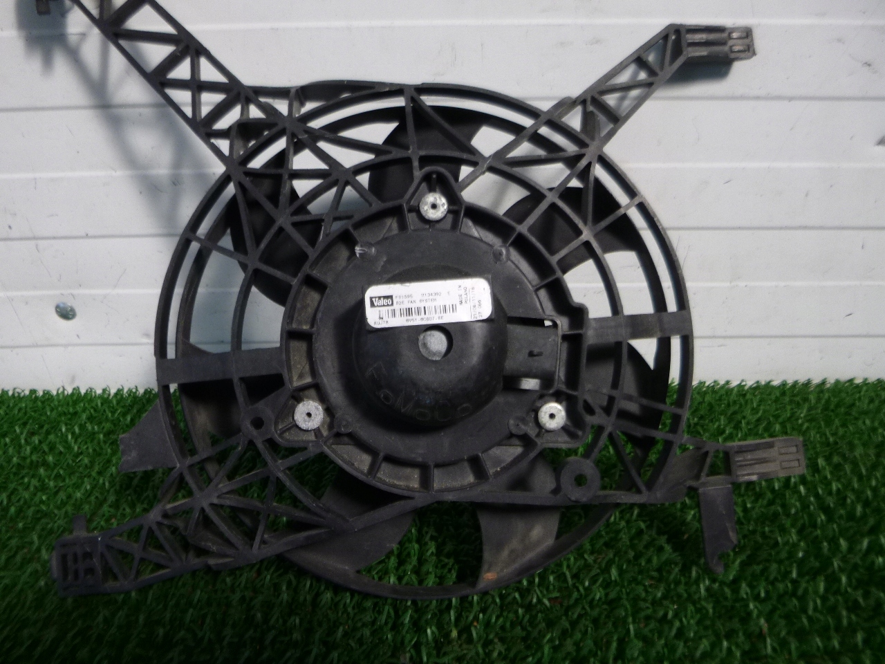 FIESTA MK7 B-MAX 1.6 TDCI ventilátor burkolat OE