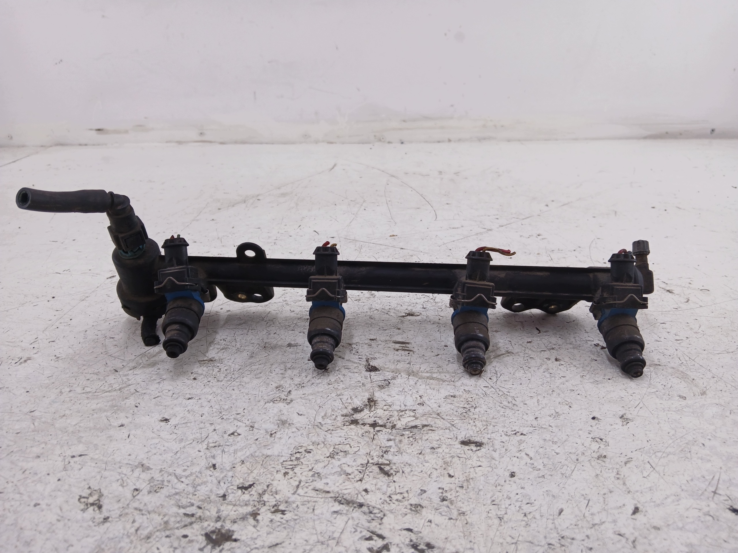VOLVO V40 S40 et 1.8 Rampe injection 9202510