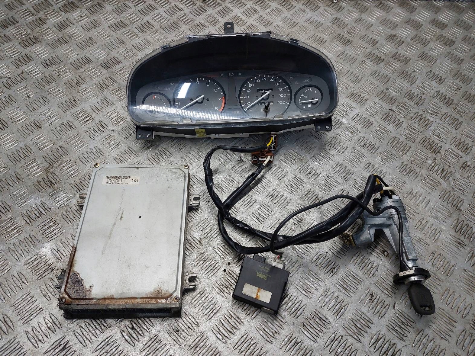 Стартовый комплект CIVIC VI 1.4 16V 37820-P1J-E15