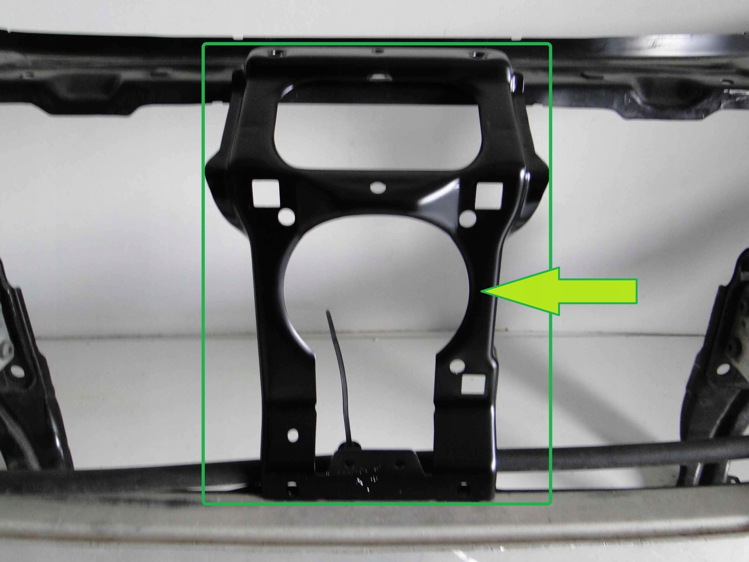 MERCEDES E KLASA W211 211 ŁĄCZNIK BELKA PAS Typ samochodu Samochody osobowe