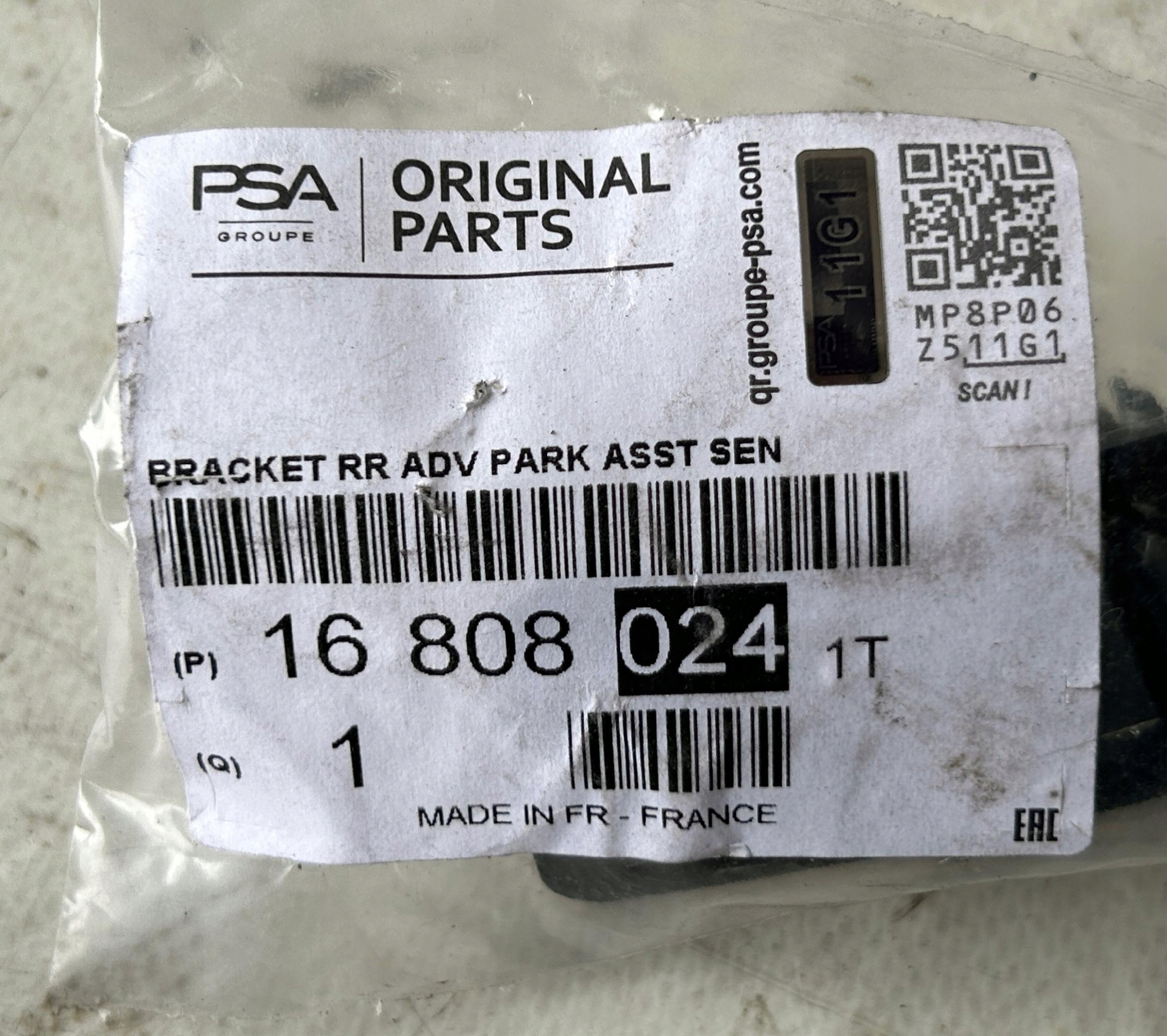 Halter KOSZYK des Sensors PDC der Stoßstange heck OPEL MOKKA B 16808024