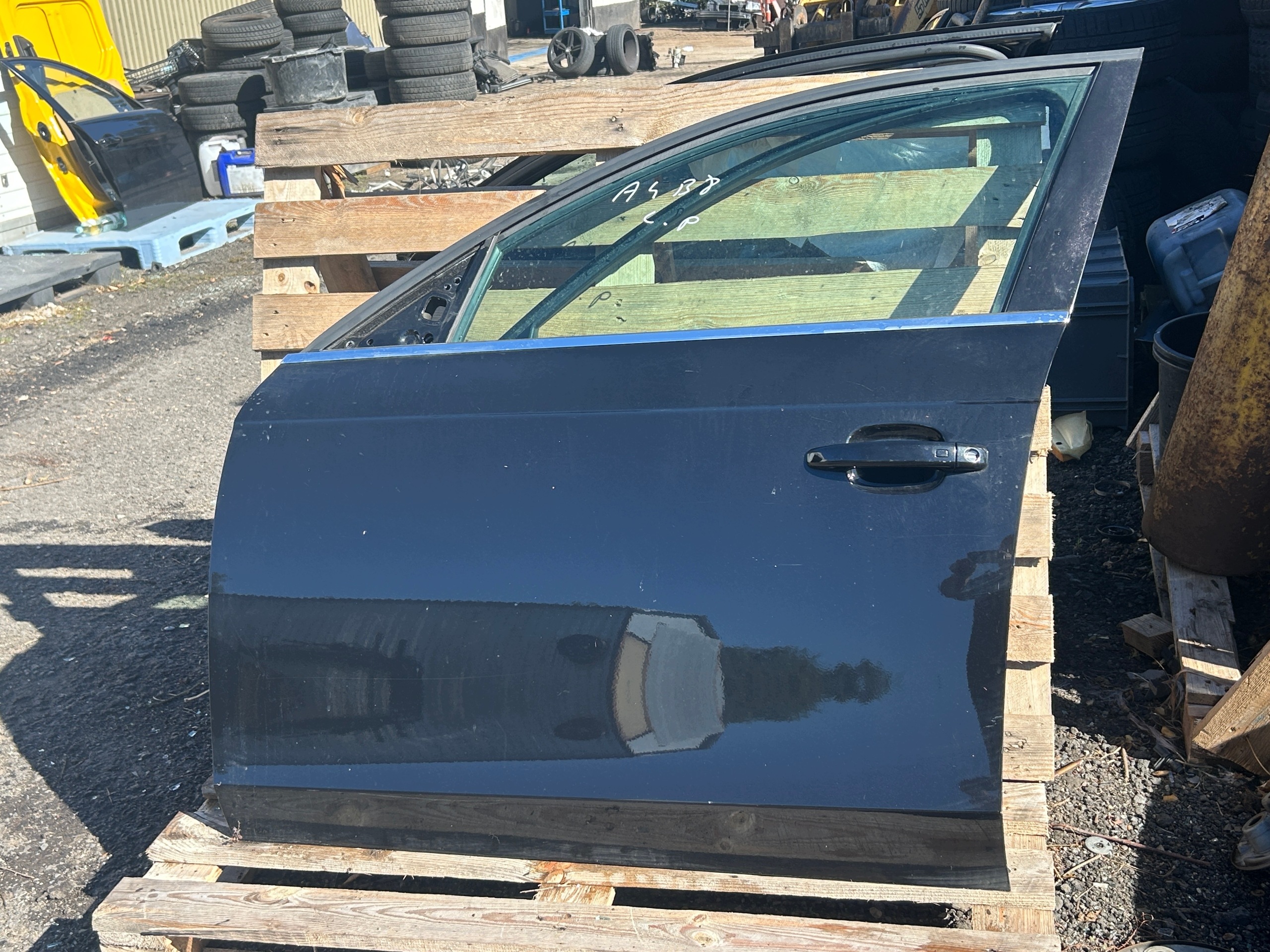 AUDI A4 B8 door left front LZ9Y