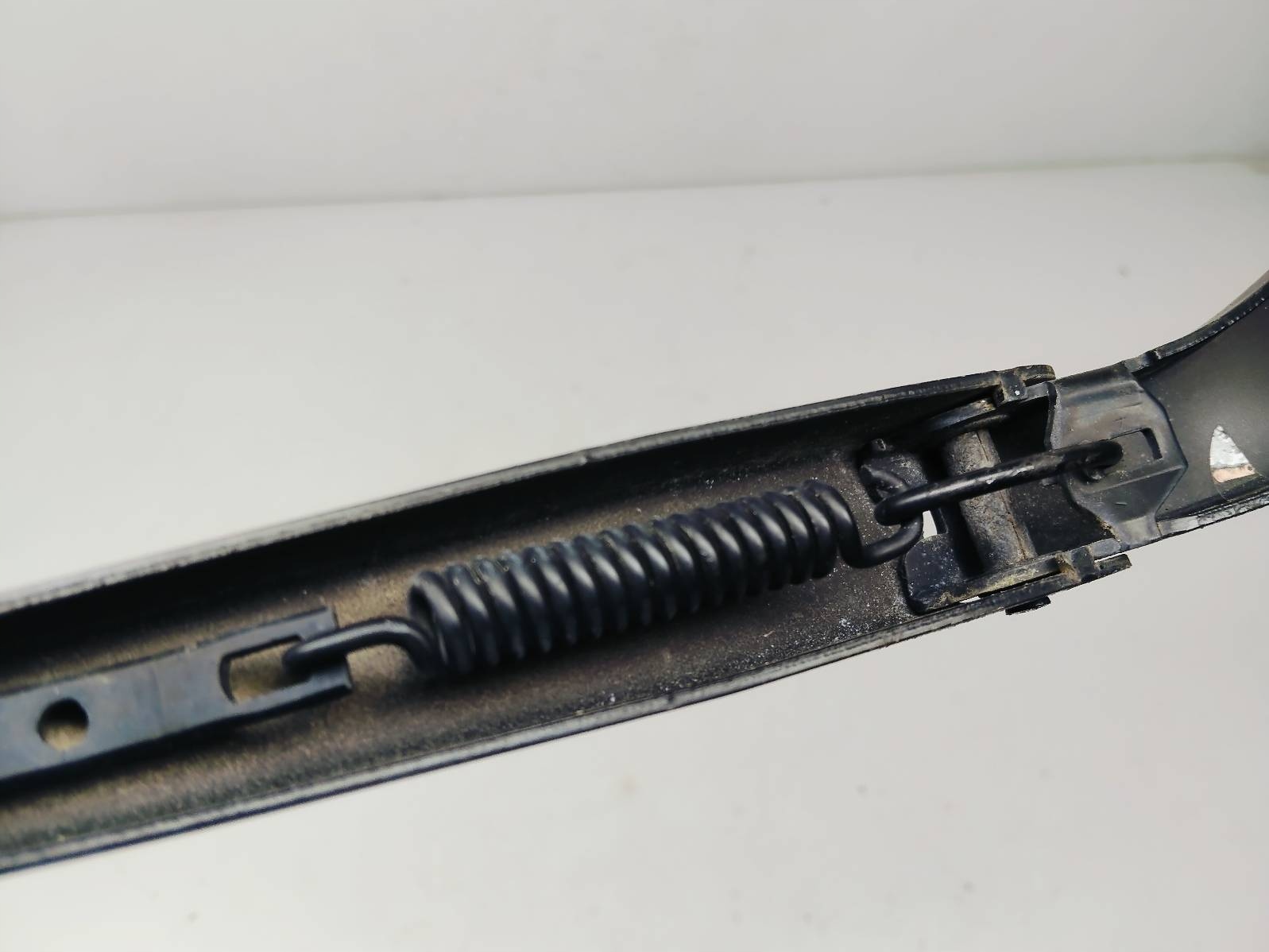 wiper arm front VOLVO V50 2.0D 30698250