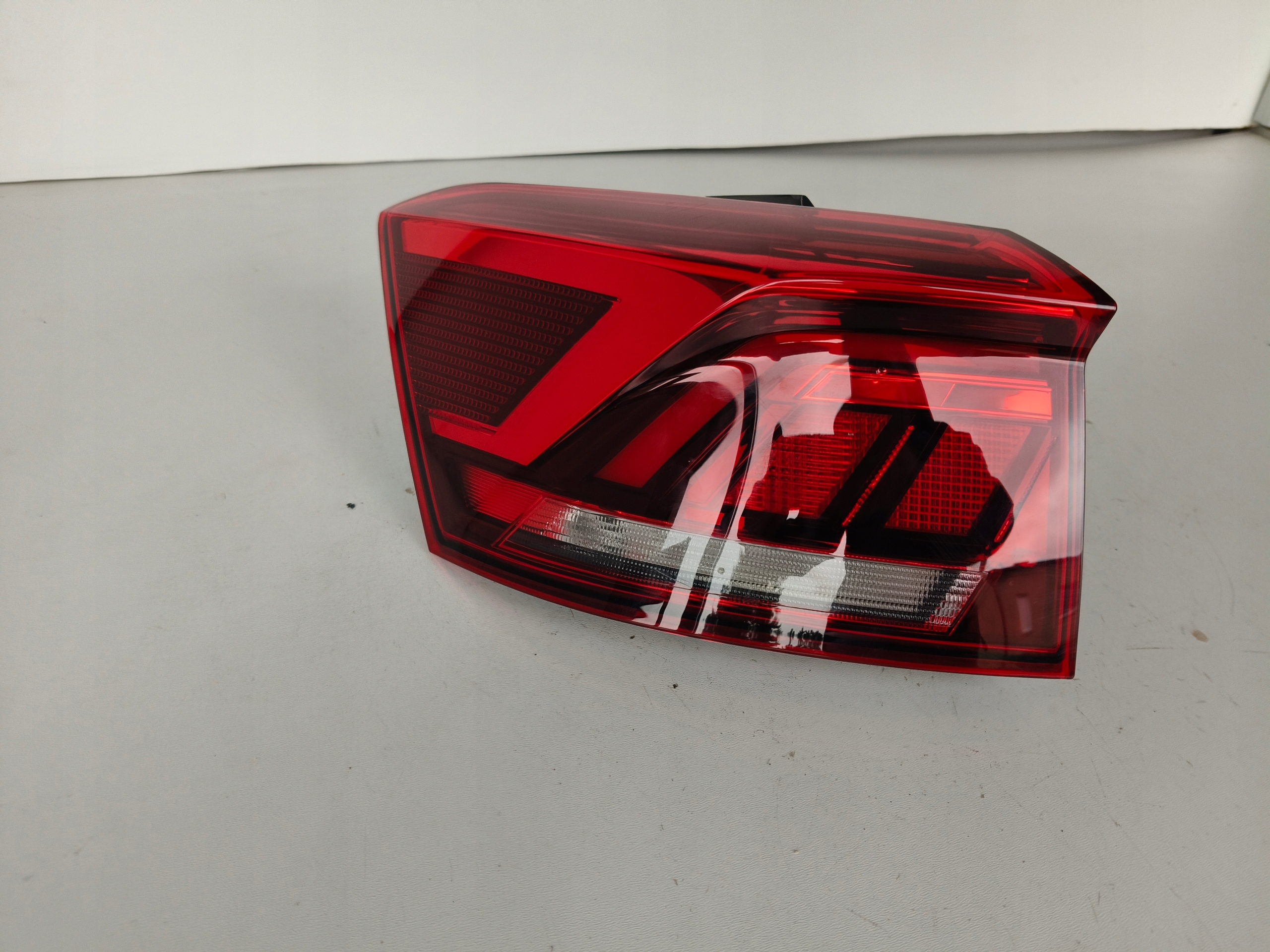 light left rear VW T-ROC 2GA 17- LED