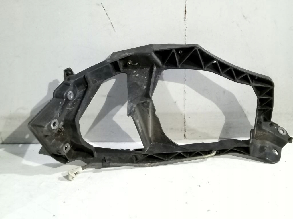 Mitsubishi Colt Z30 support panel for radiators okular left