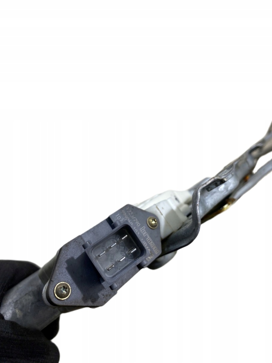 window regulator right front AVENSIS T25 FL 69810-05050