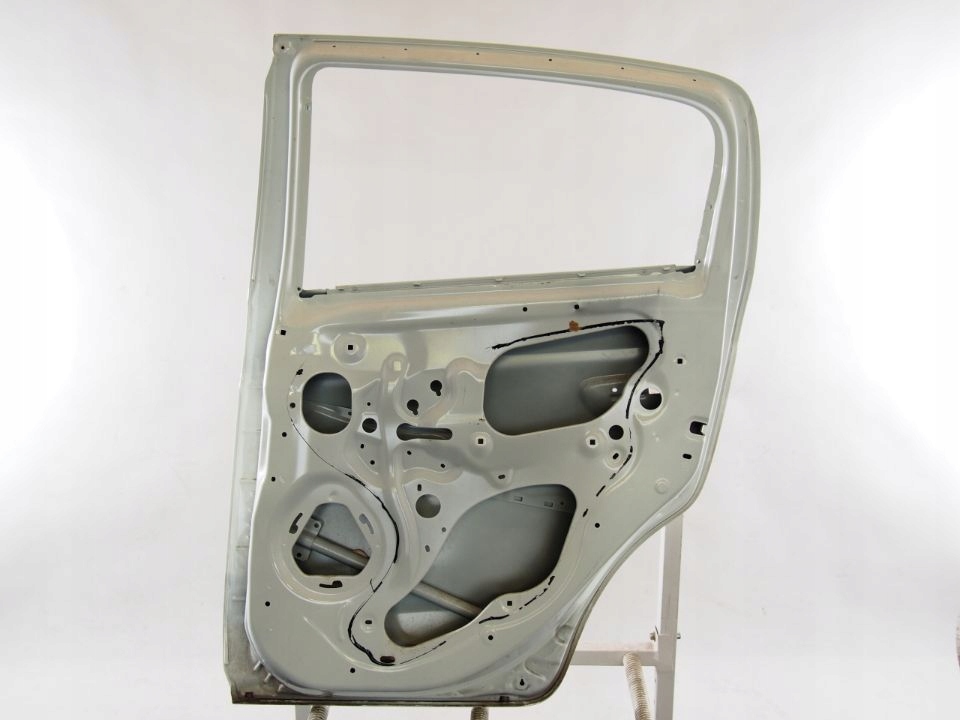 Mitsubishi Space Star Tür rechts heck hinten 13r