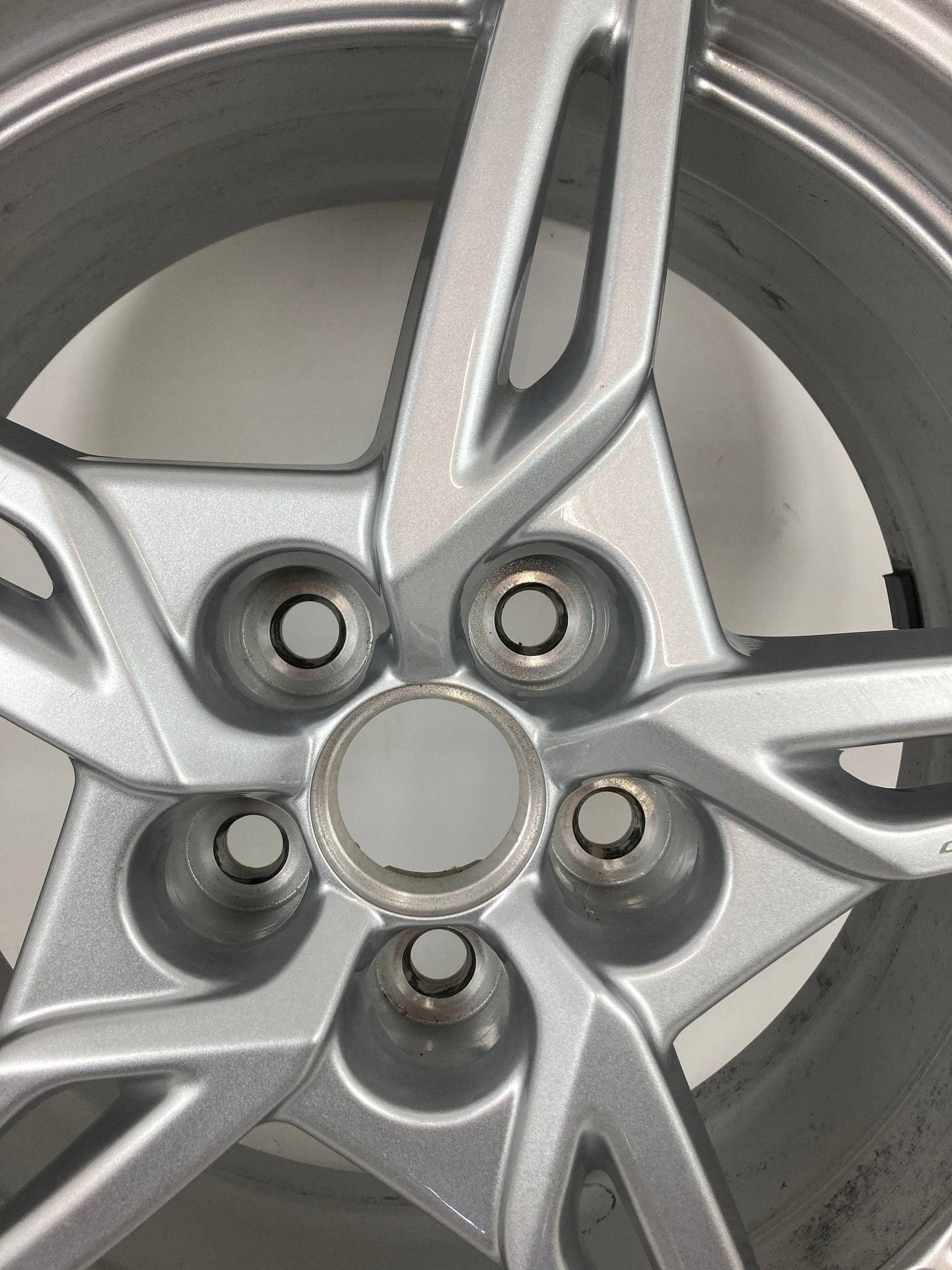 Chevrolet Corvette C8 Stingray cerchio ruota cerchio di alluminio 19' OEM 2020-2024