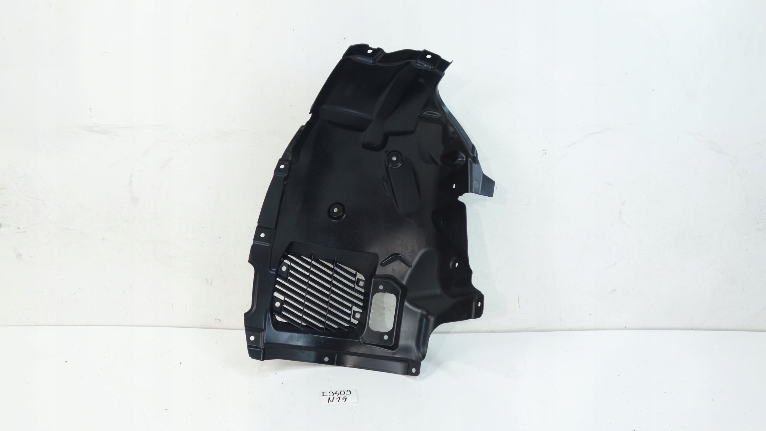 BMW Z4 G29 2018- mudguard front left front 7441899
