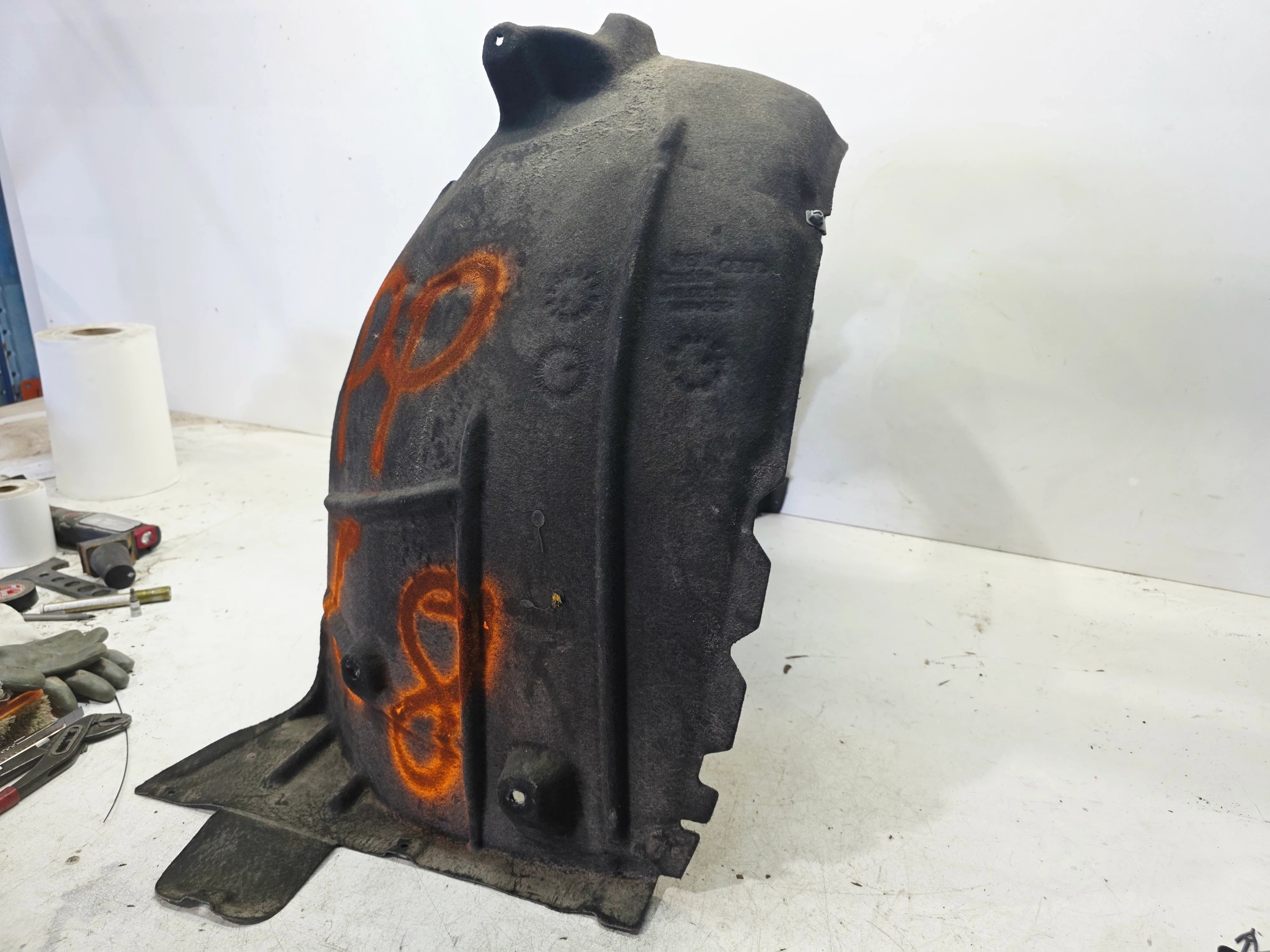 mudguard MATERIAOWE right front AUDI A6 C8 4K0821172