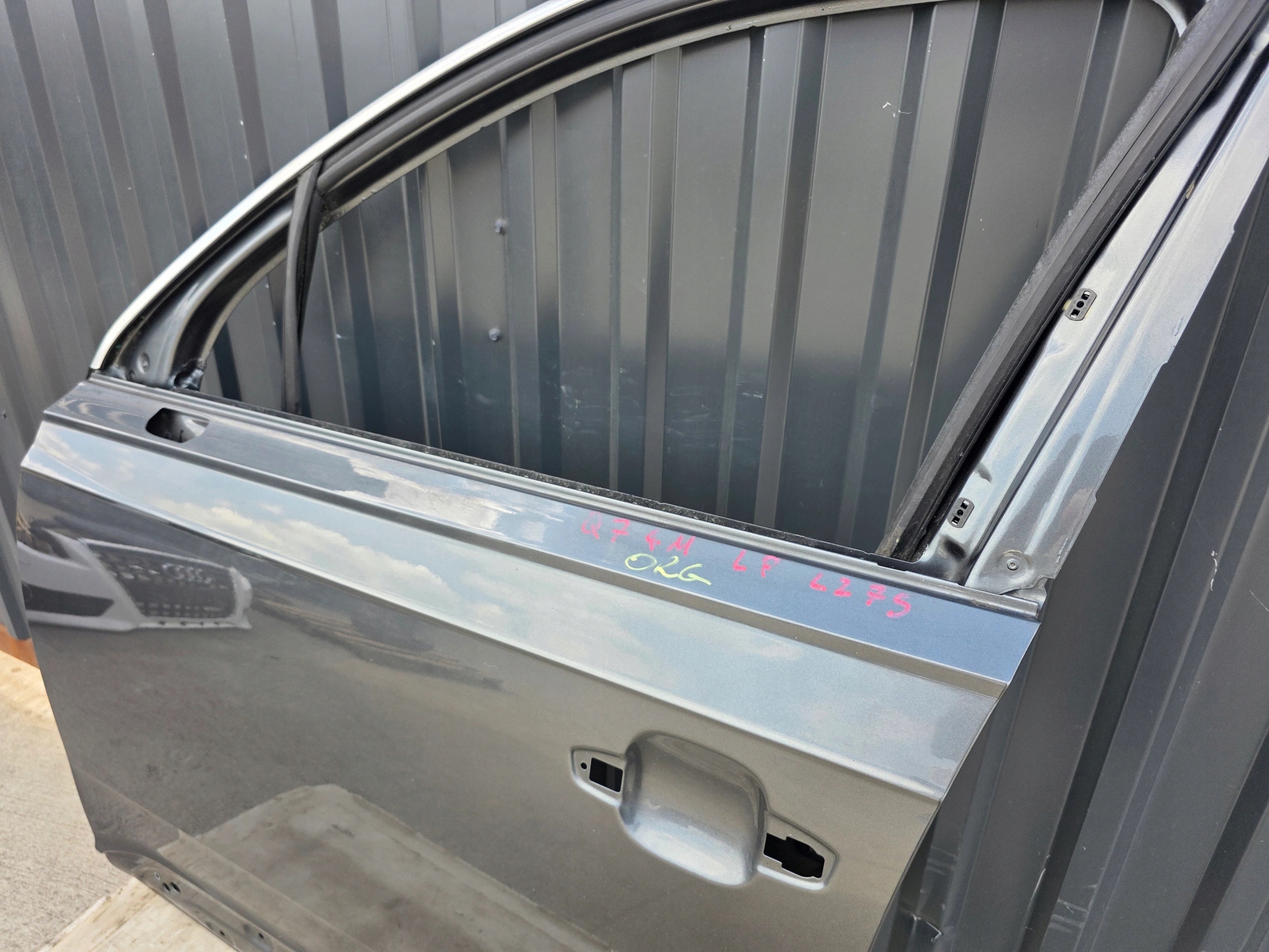 door left front AUDI Q7 4M LZ7S original OD 2016 ROKU !!!