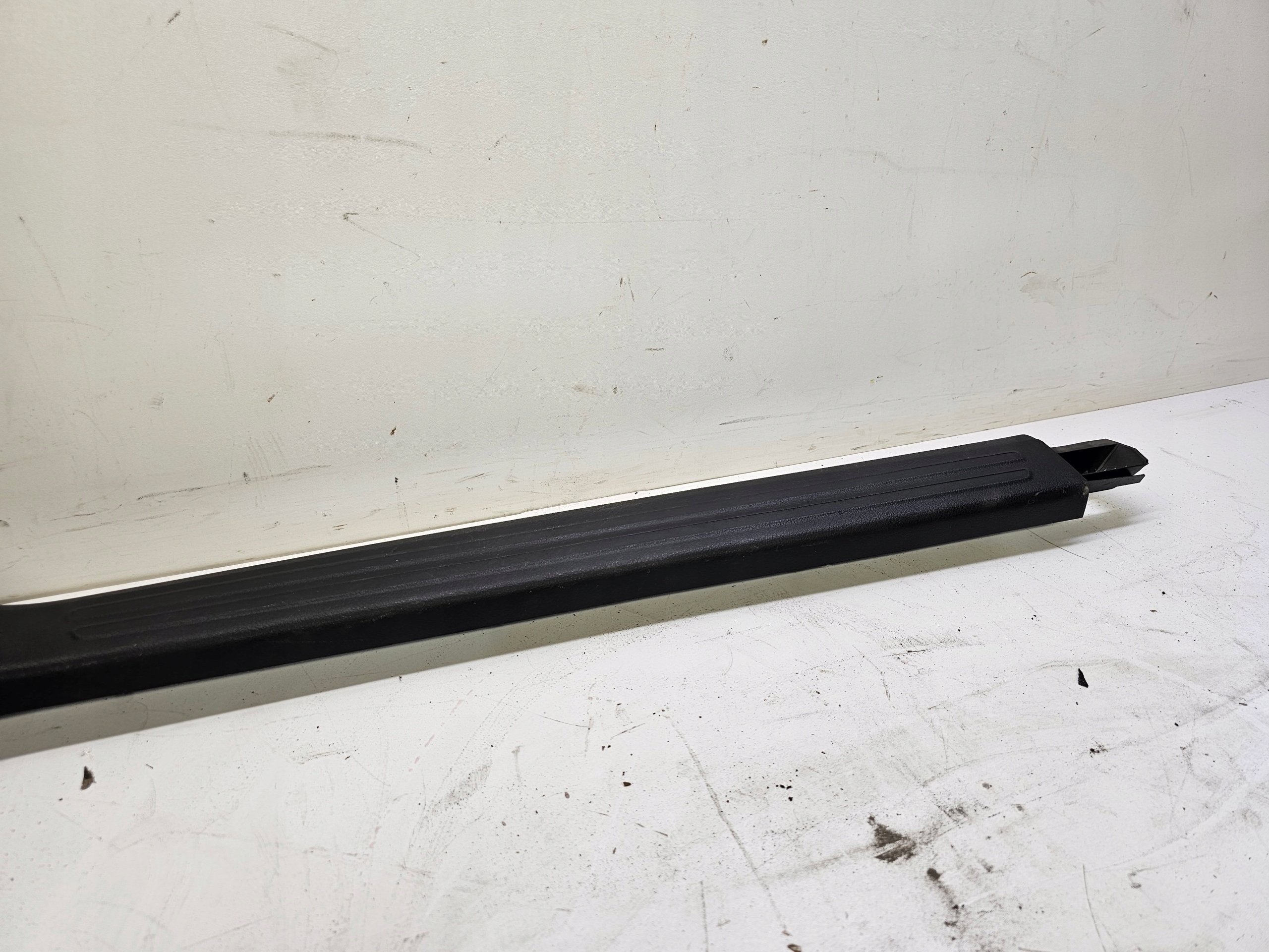 OSŁONA PROGU PRAWA AUDI A6 C6 LIFT 4F1867272B