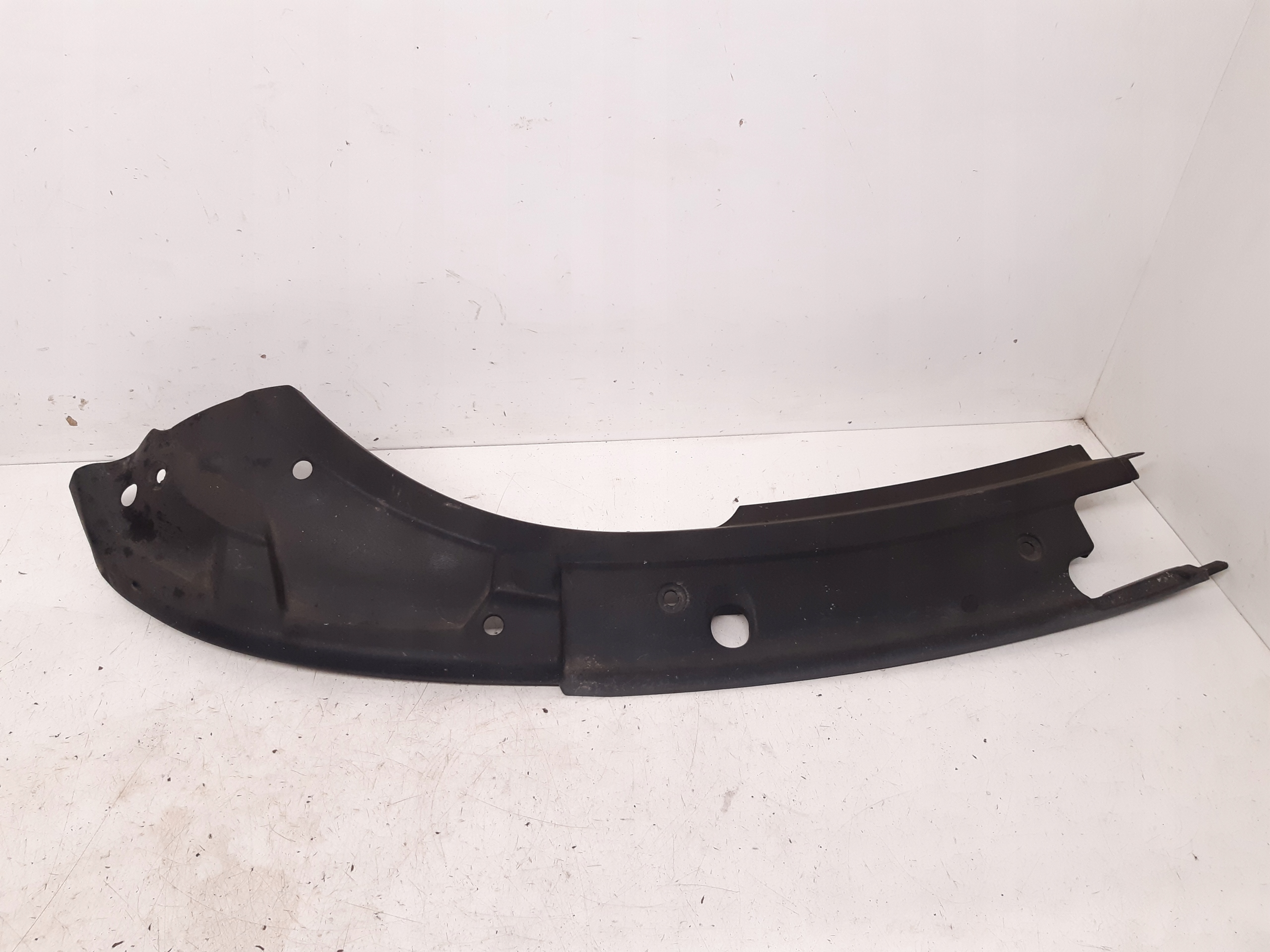 kryt stěny předního 8N0860442E Audi TT 8N
