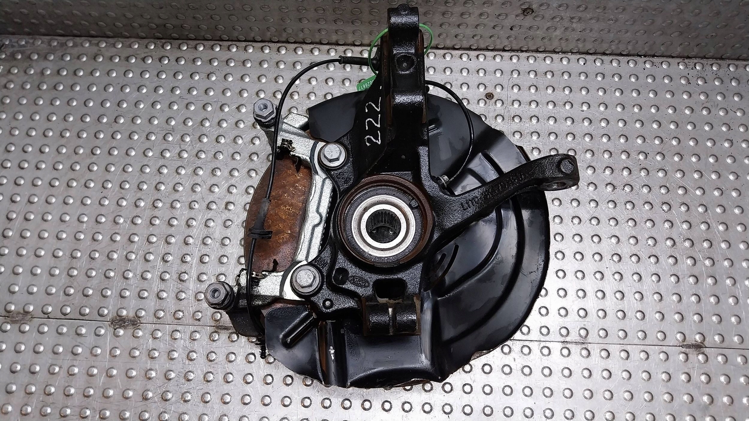 otoč čepu pravý předek L1TC-3K170-B1A FORD PUMA MK2