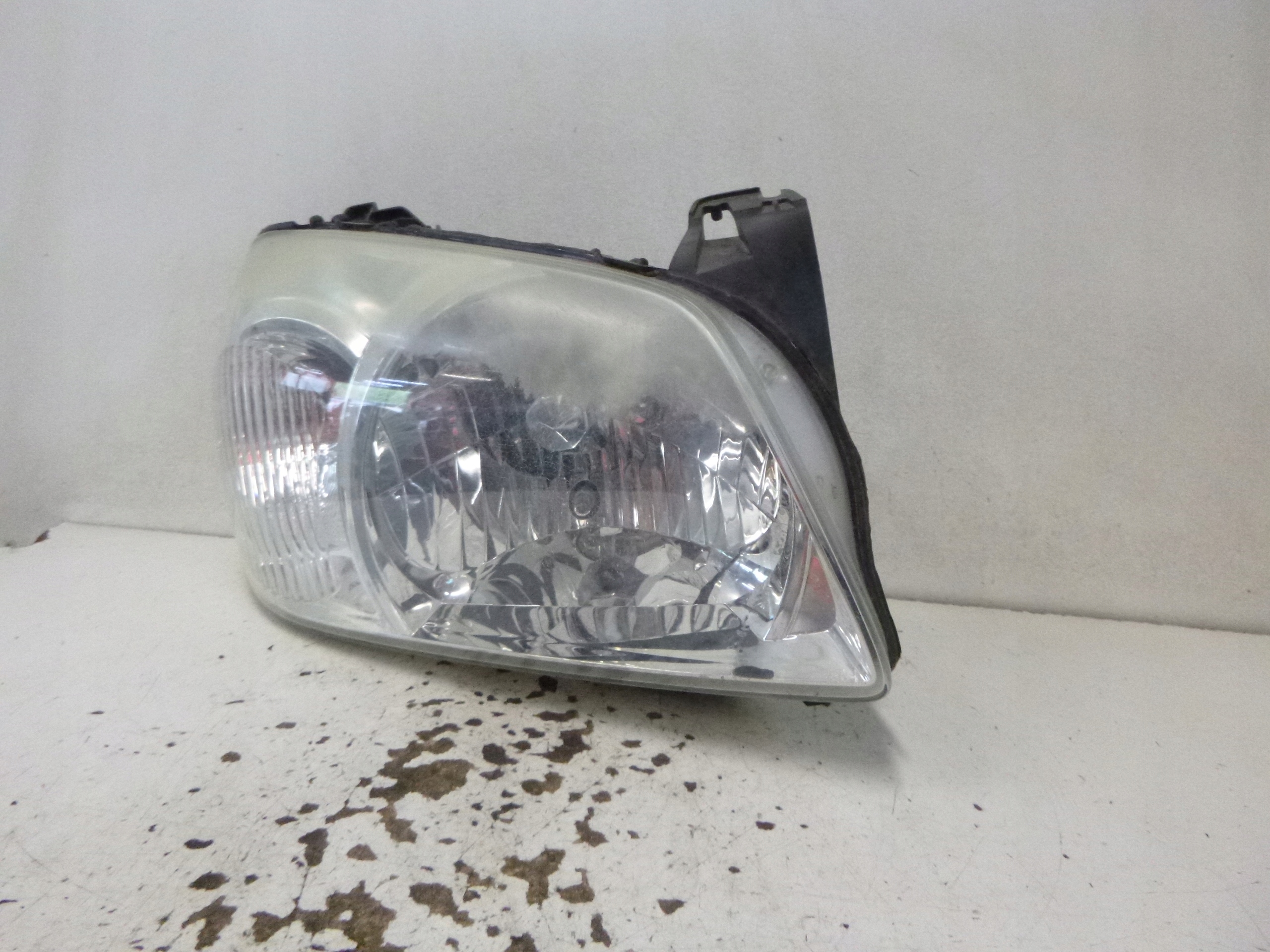 light front right MAZDA TRIBUTE 00-07 2T24-13005