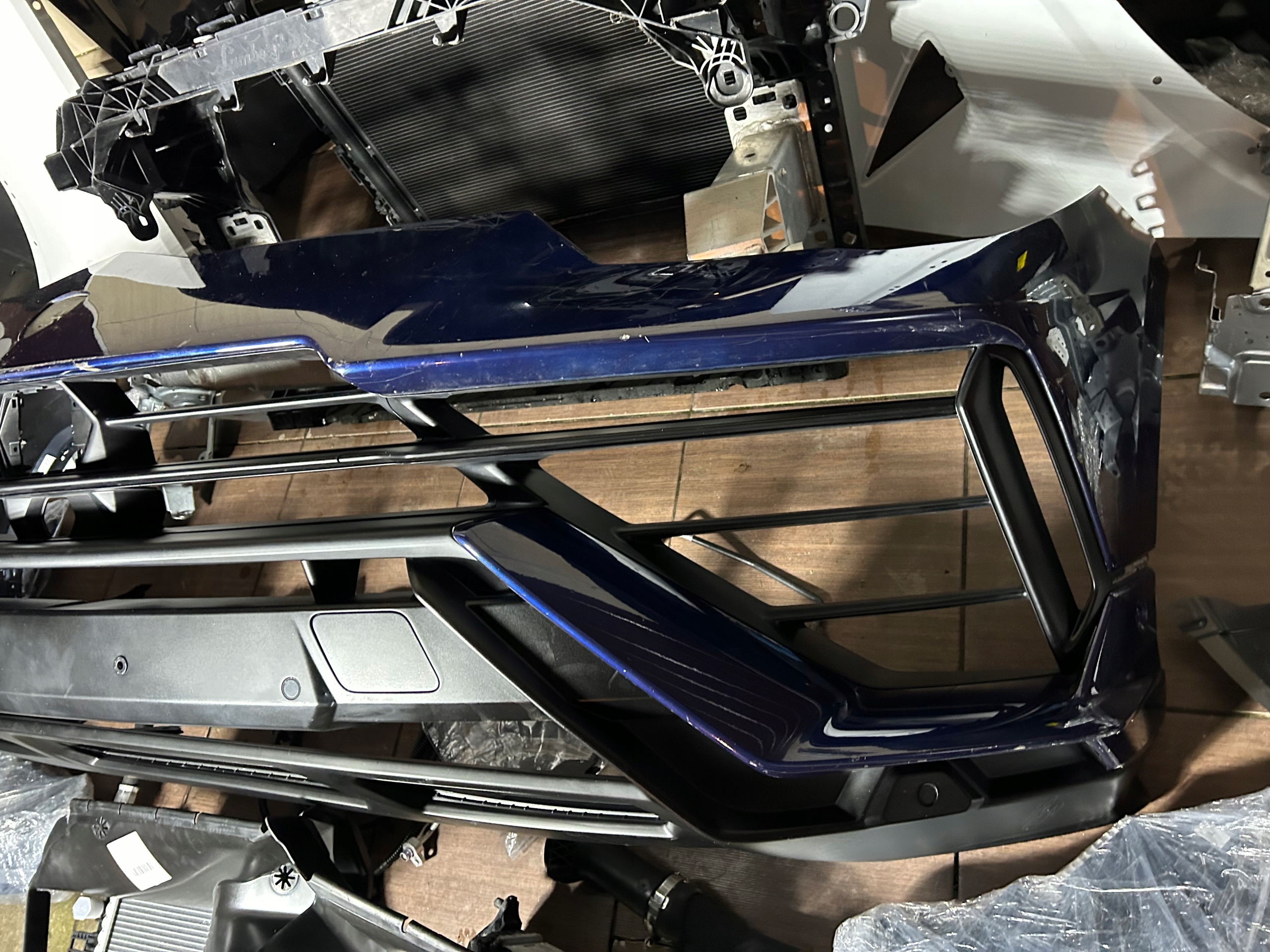 Lamborghini Urus S Console Feux phare Capot Pare choc Aile Komplet Radiateur
