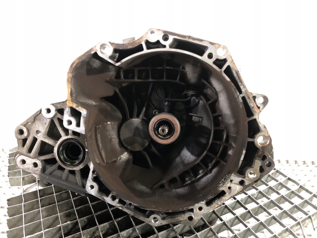 SKRZYNIA BIEGÓW OPEL CORSA E BFJS374 1.4 90KM