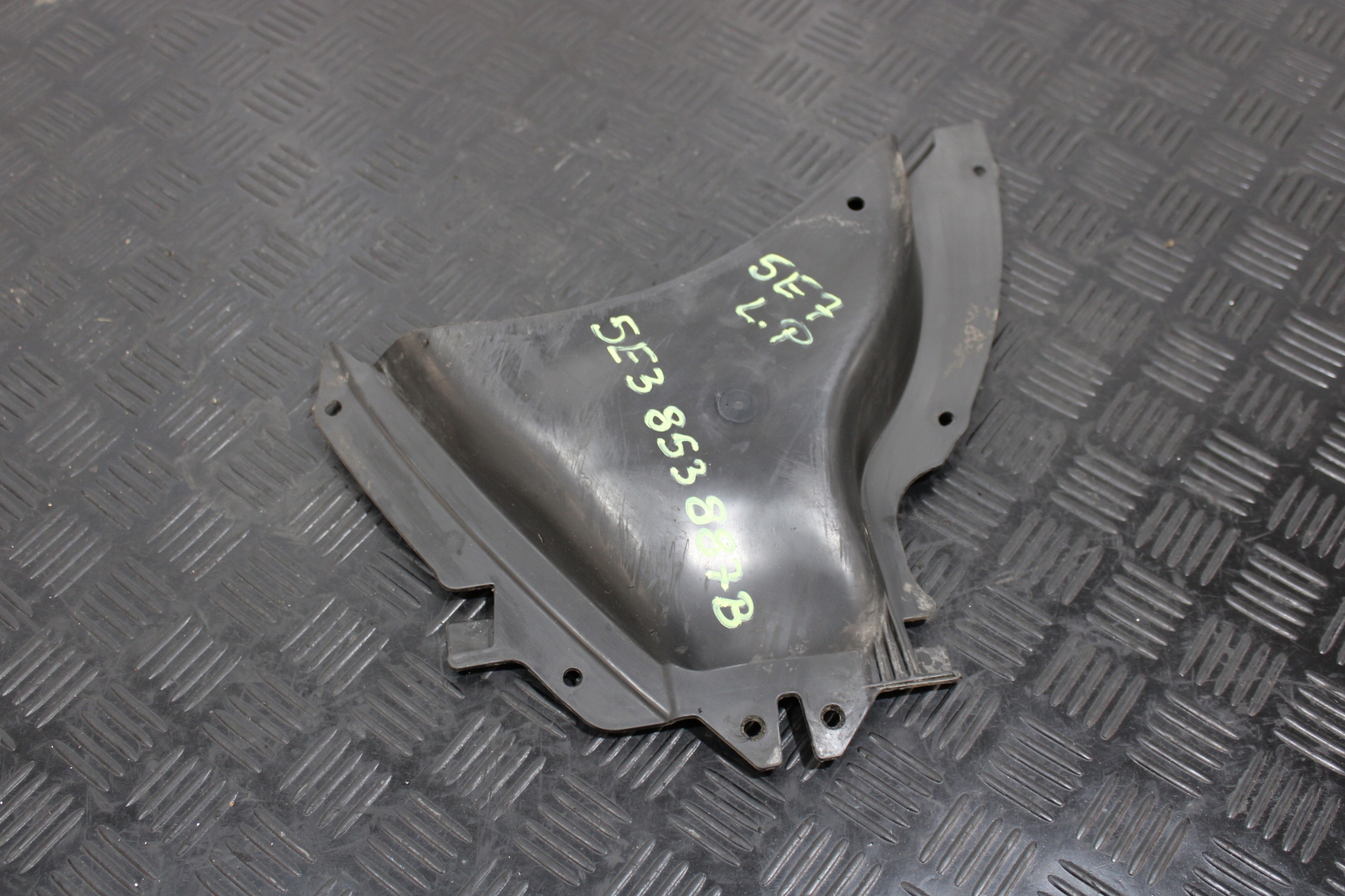 cover chassis left front 5E3853887B SKODA OCTAVIA IV 4 5E3 5E7