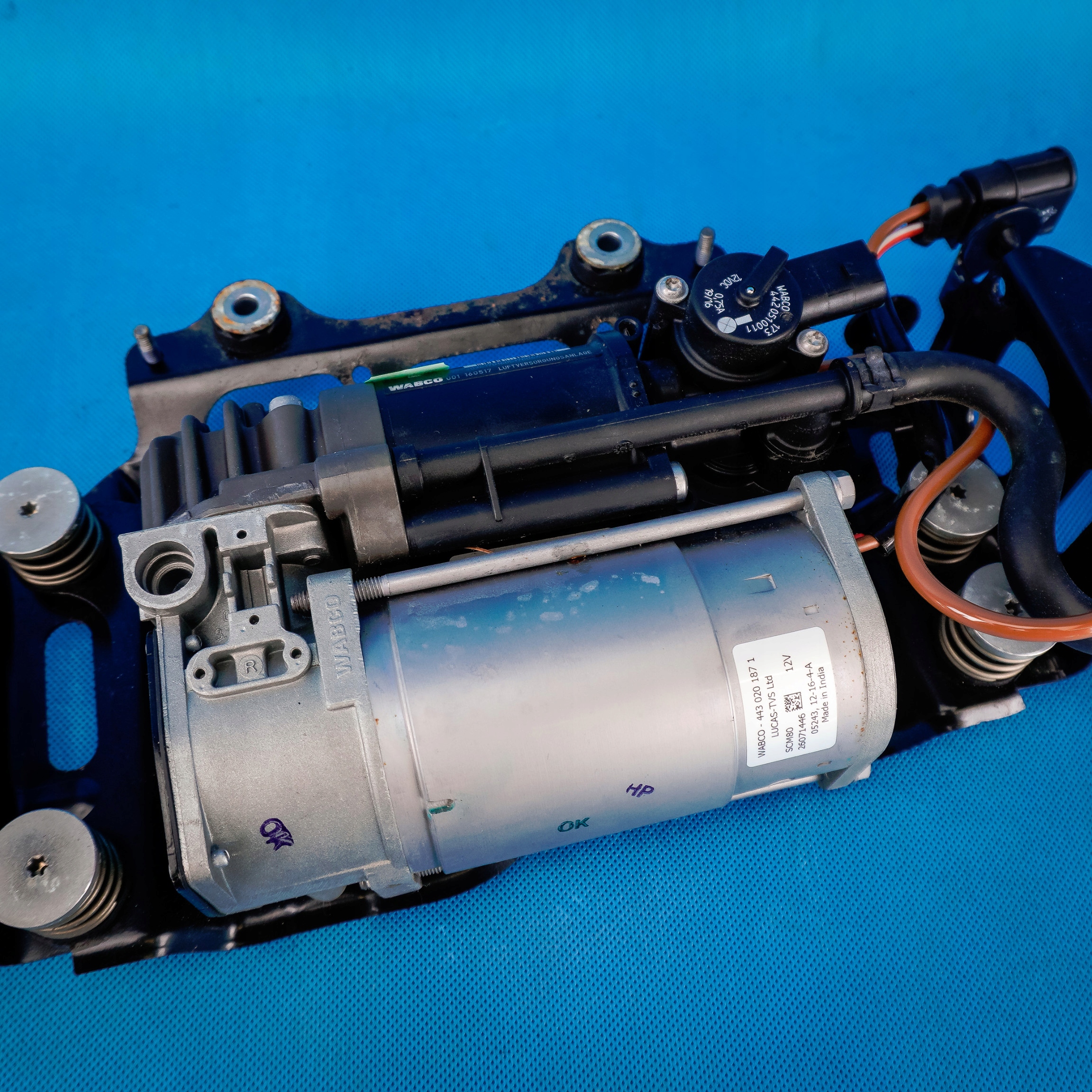 compressore sospensioni Audi A8 S8 4H 4H0616005D