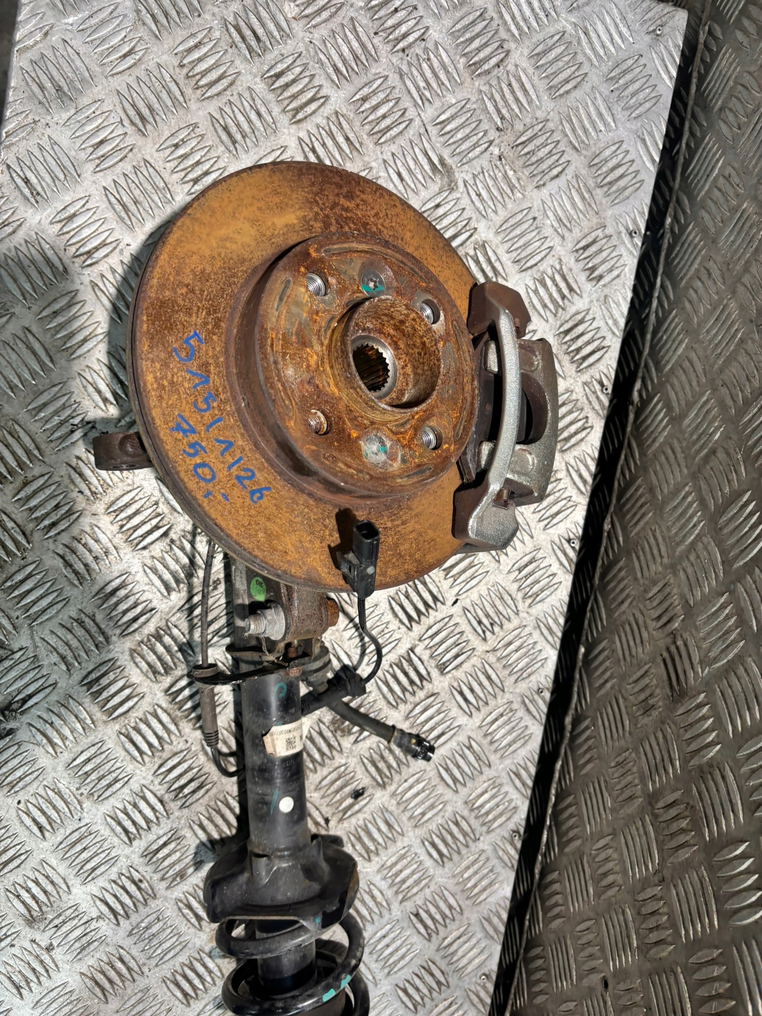 Dacia SPRING РЕСТАЙЛИНГ поворотный кулак, цапфа передняя левая