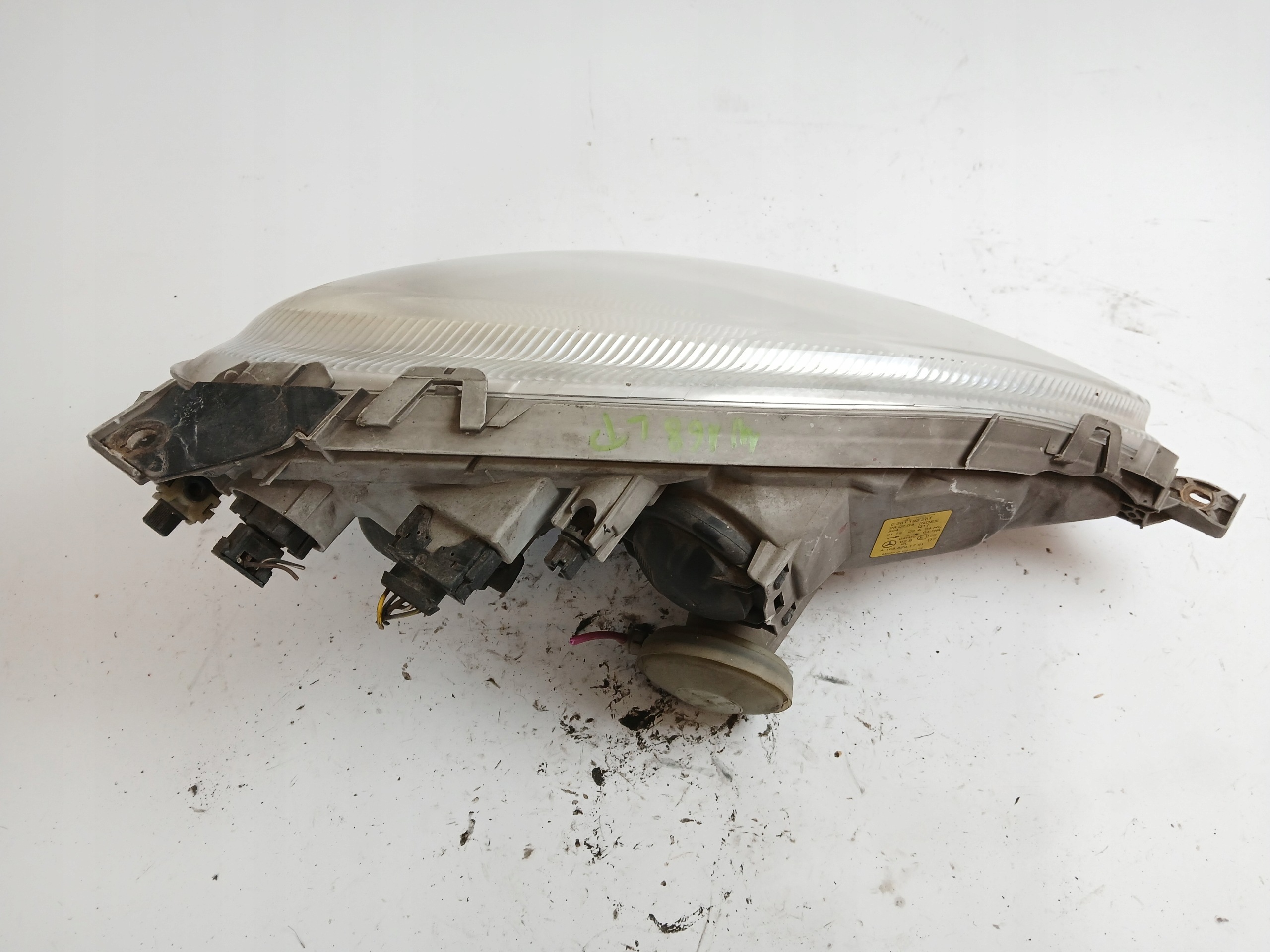 MERCEDES W168 feu gauche avant A1688201761
