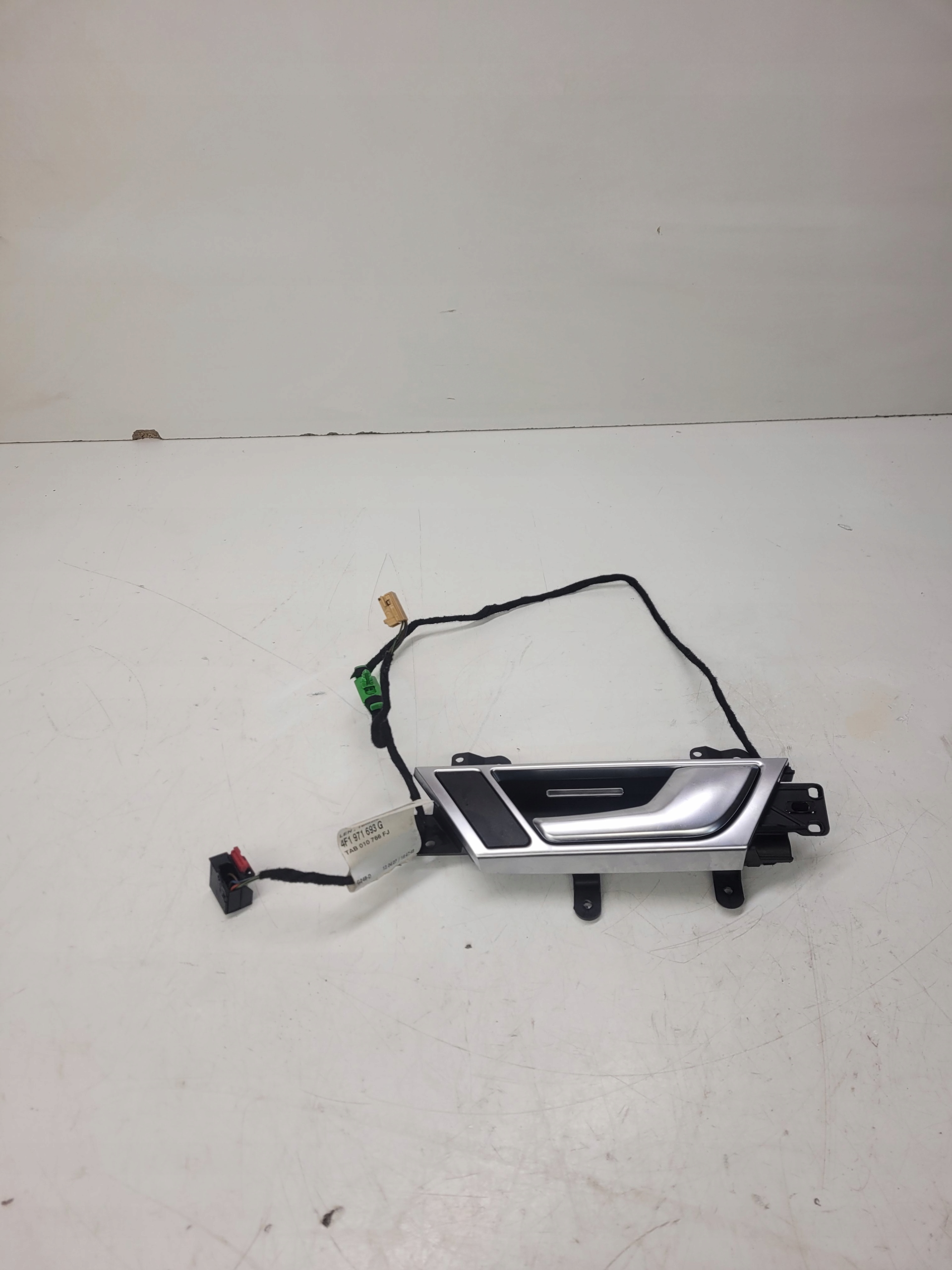 handle inner right rear part AUDI A6 C6 4F0839020F