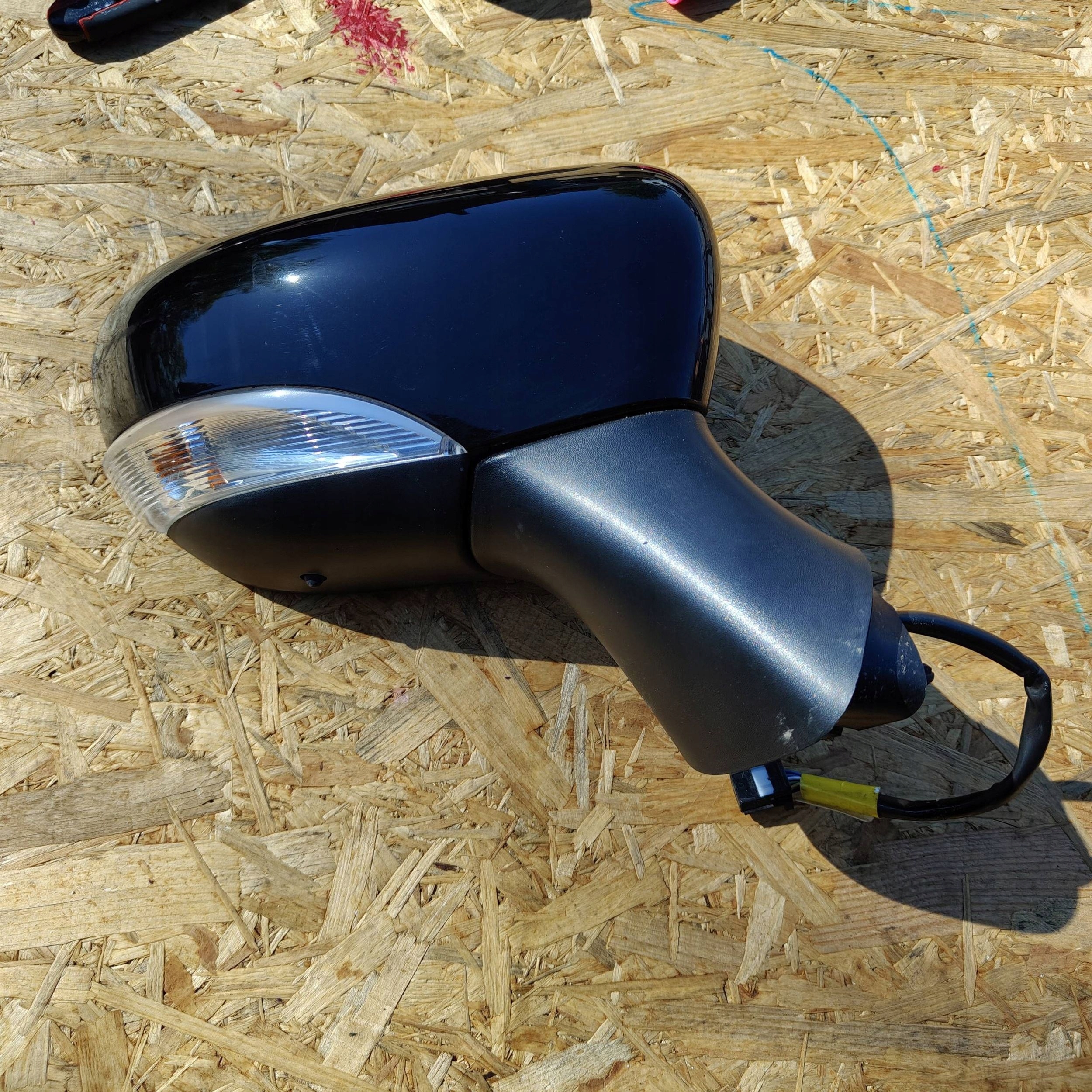 mirror side right side Renault Clio IV 963012003R