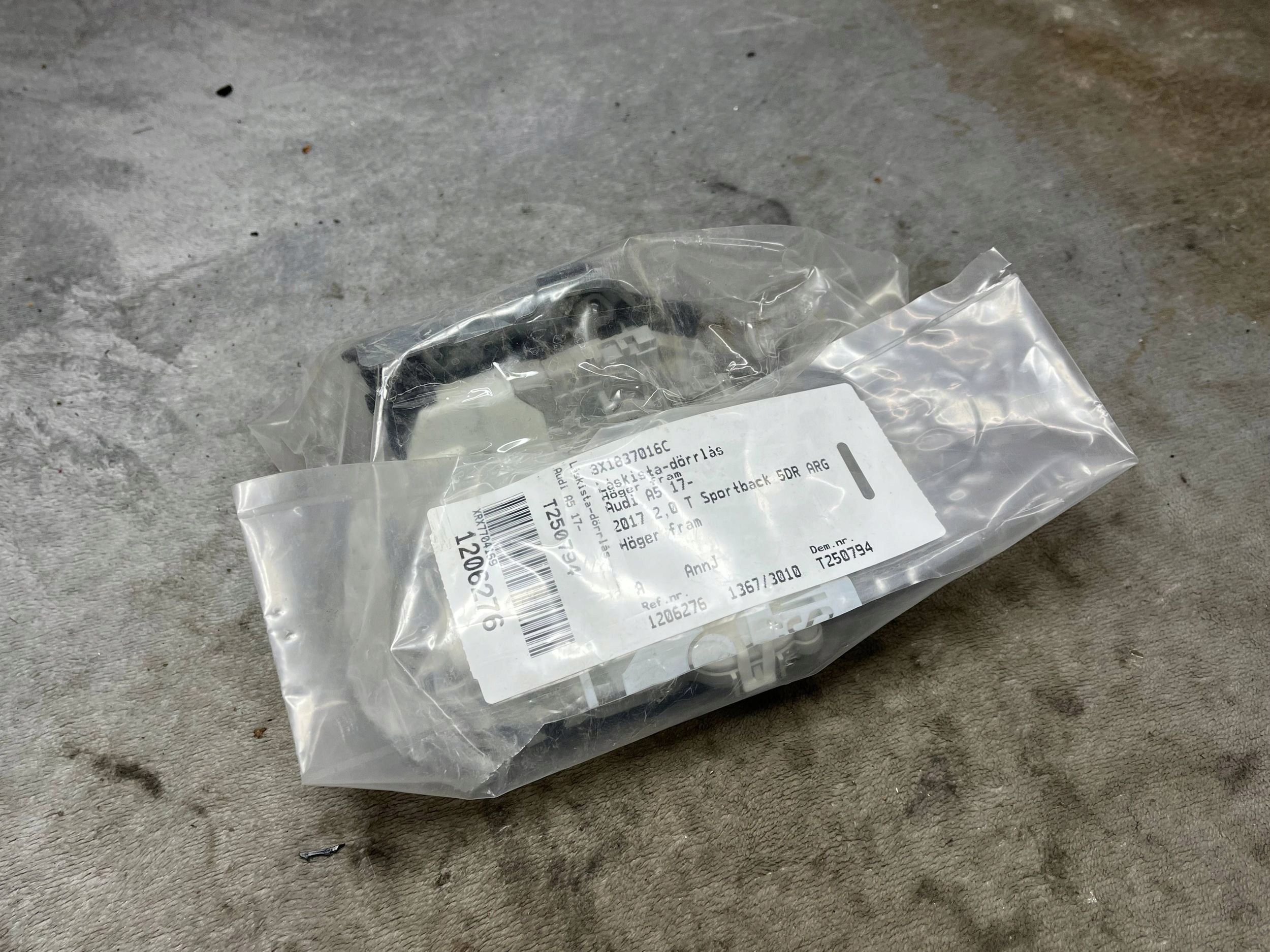 lock door przednich right side Audi A5 3X1837016C