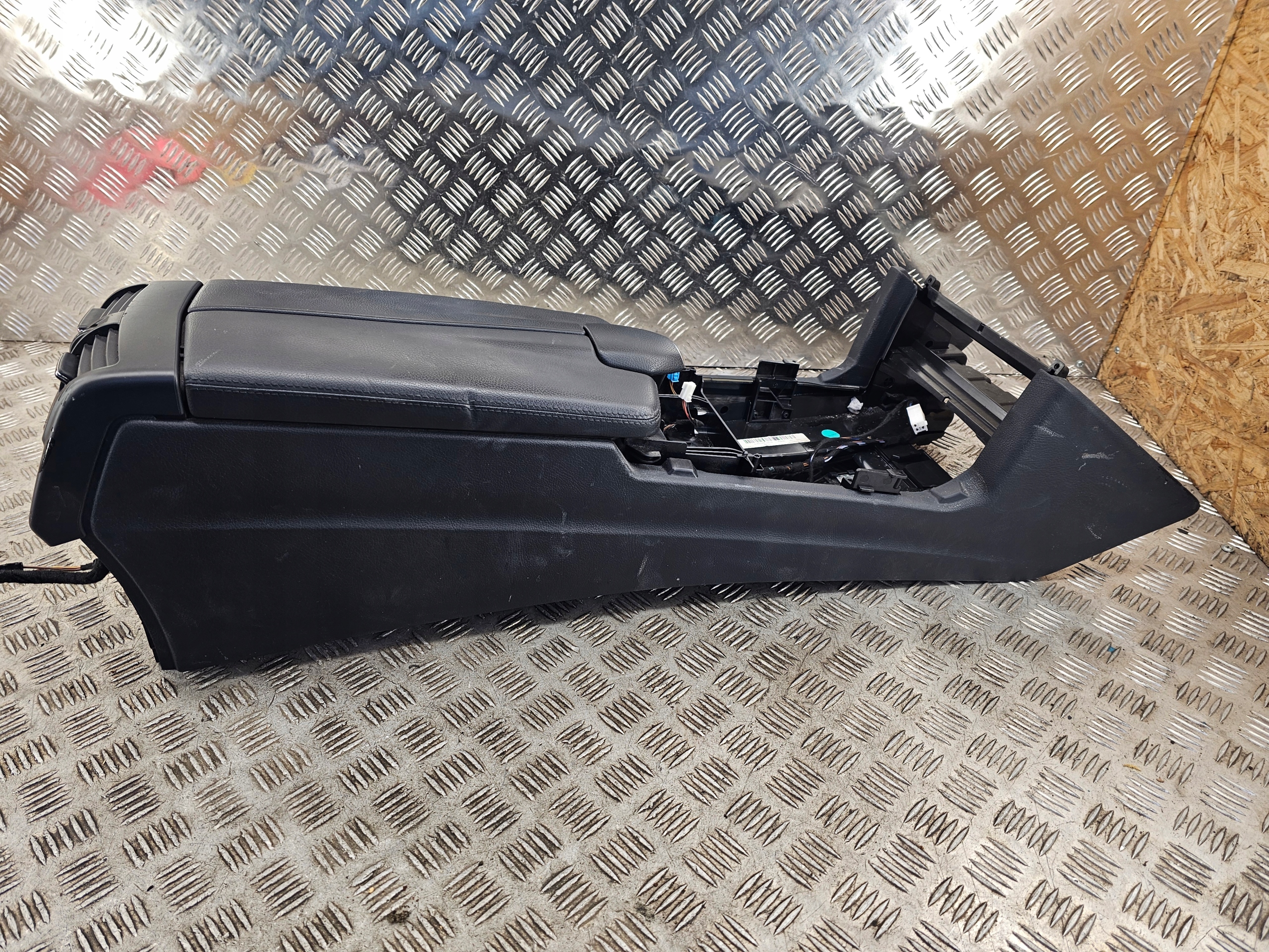 MERCEDES W212 TUNEL central armrest A212680185