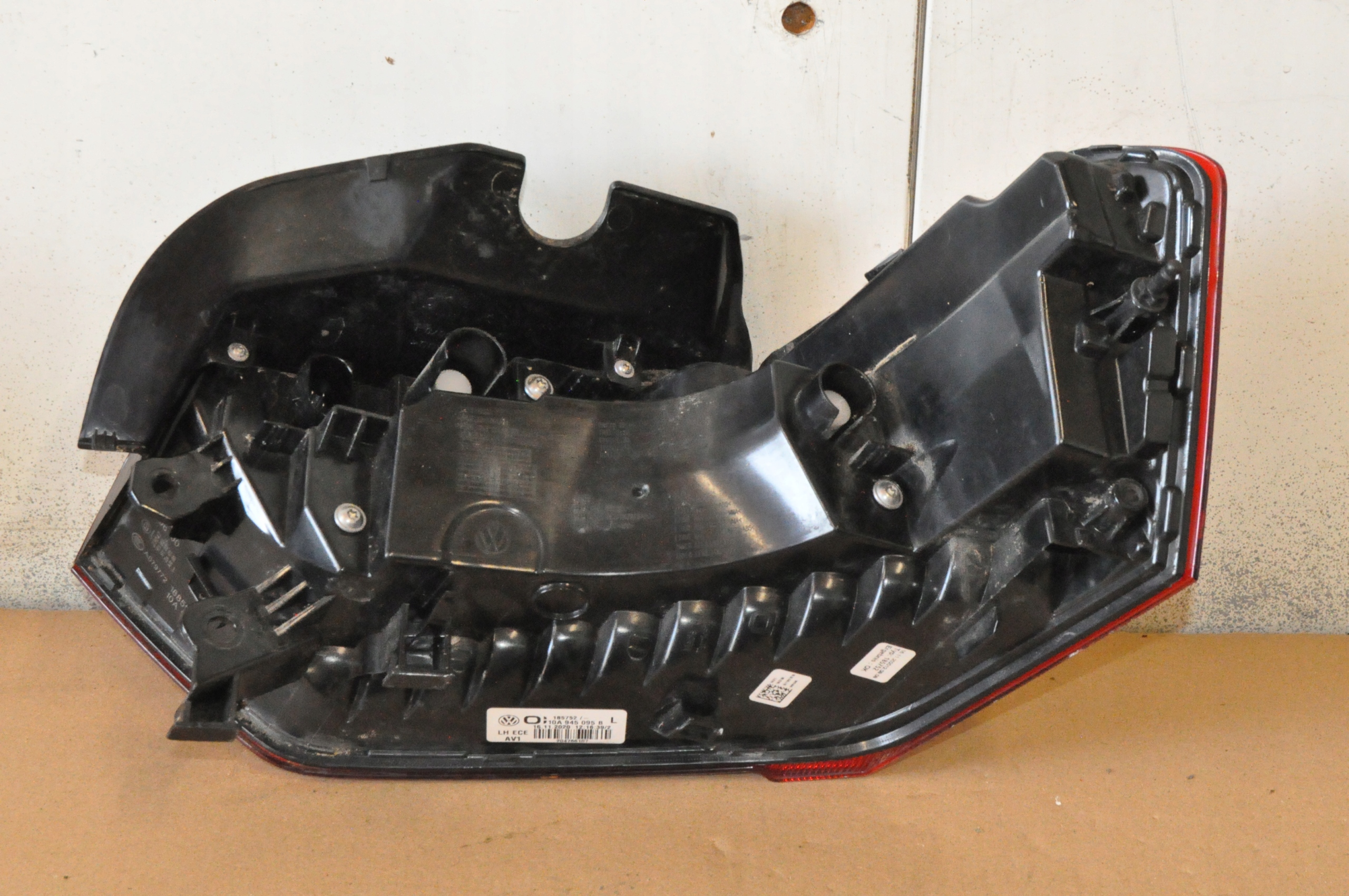 vw id.3 ID3 фонарь led левый задний 10A945095B