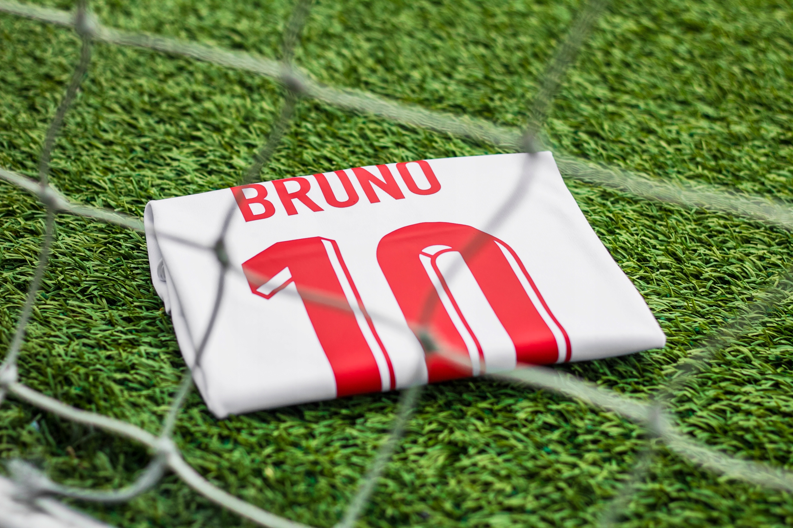 Strój i getry POLSKA! WŁASNY NADRUK roz 152cm LEWANDOWSKI komplet piłkarski Kolor biały