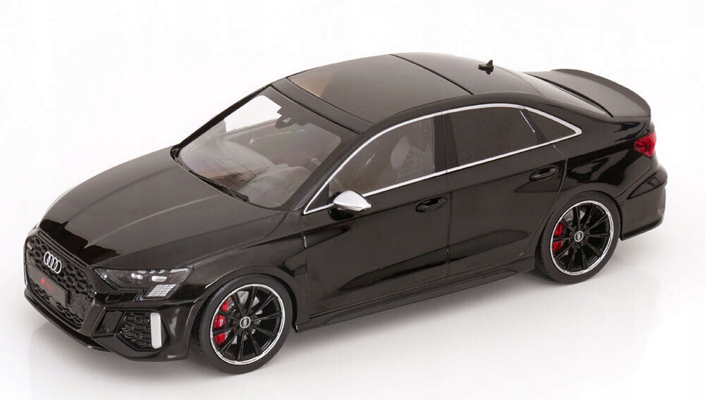 Audi RS3 Limousine černá 2022 1/18 Mcg