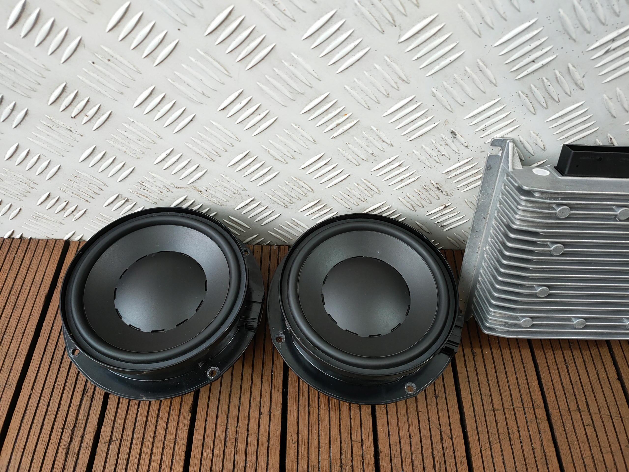 VW SCIROCCO III 08-17 speakers amplifier + upholstery door DYNAUDIO running board