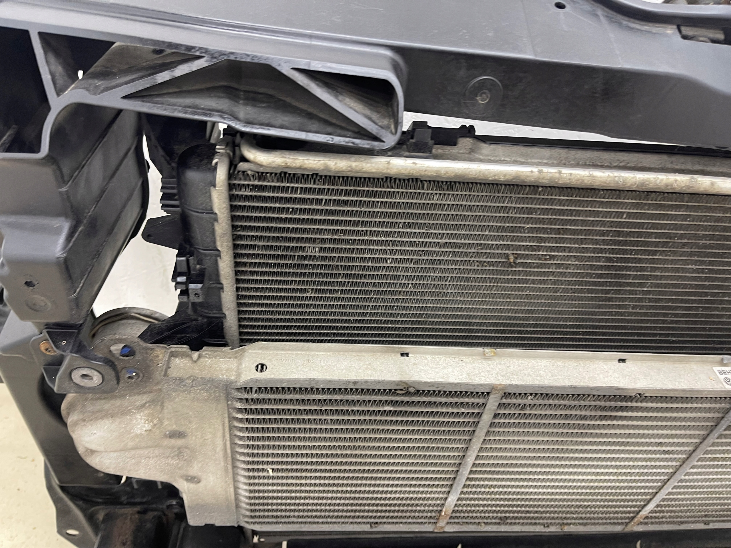 VOLKSWAGEN TRANSPORTER T5 LIFT 10-15 support panel for radiators 2.0 TDI complete