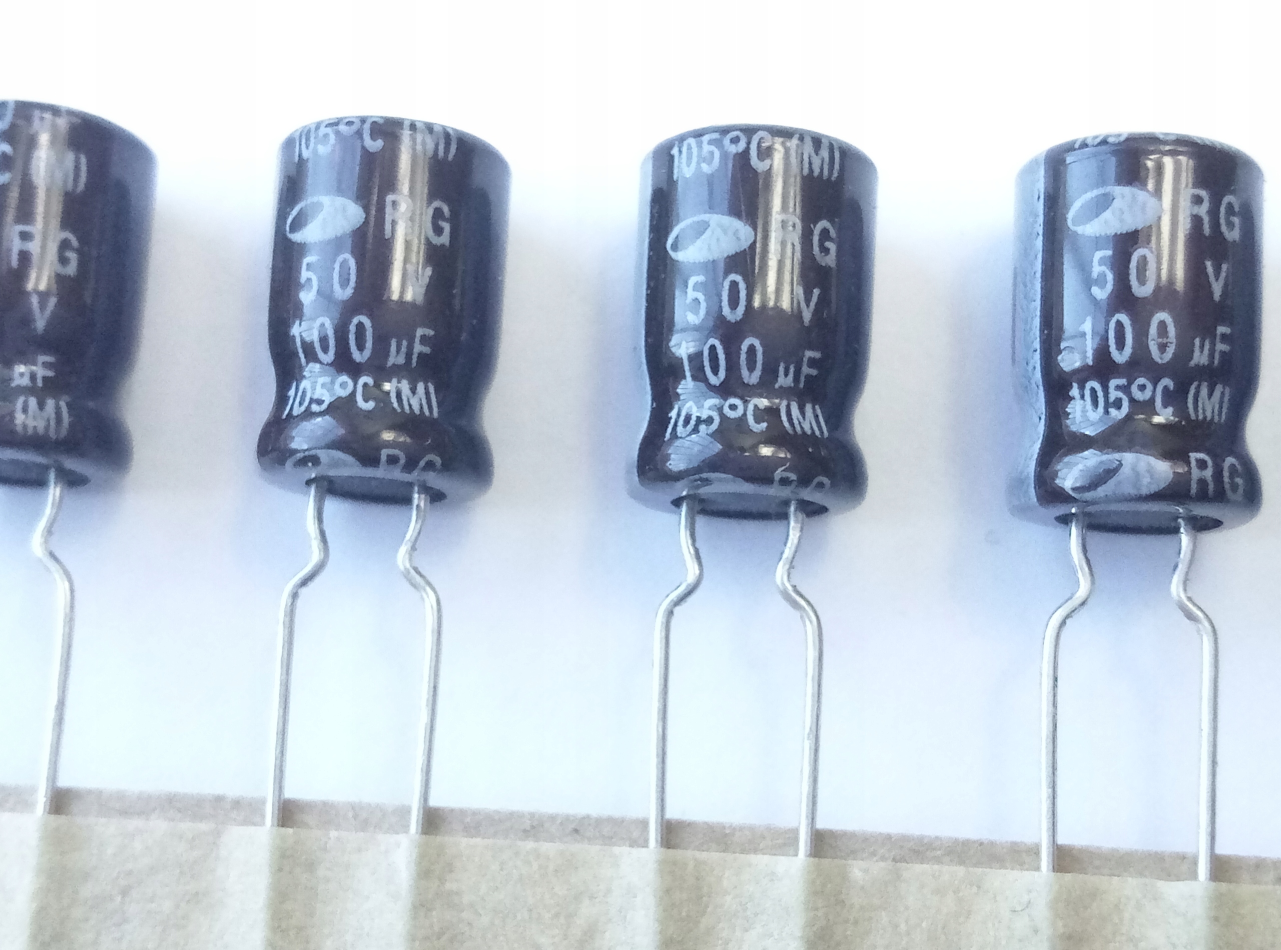 [20szt] 100uF 50V Kondensator 8x11 105'C Samwha