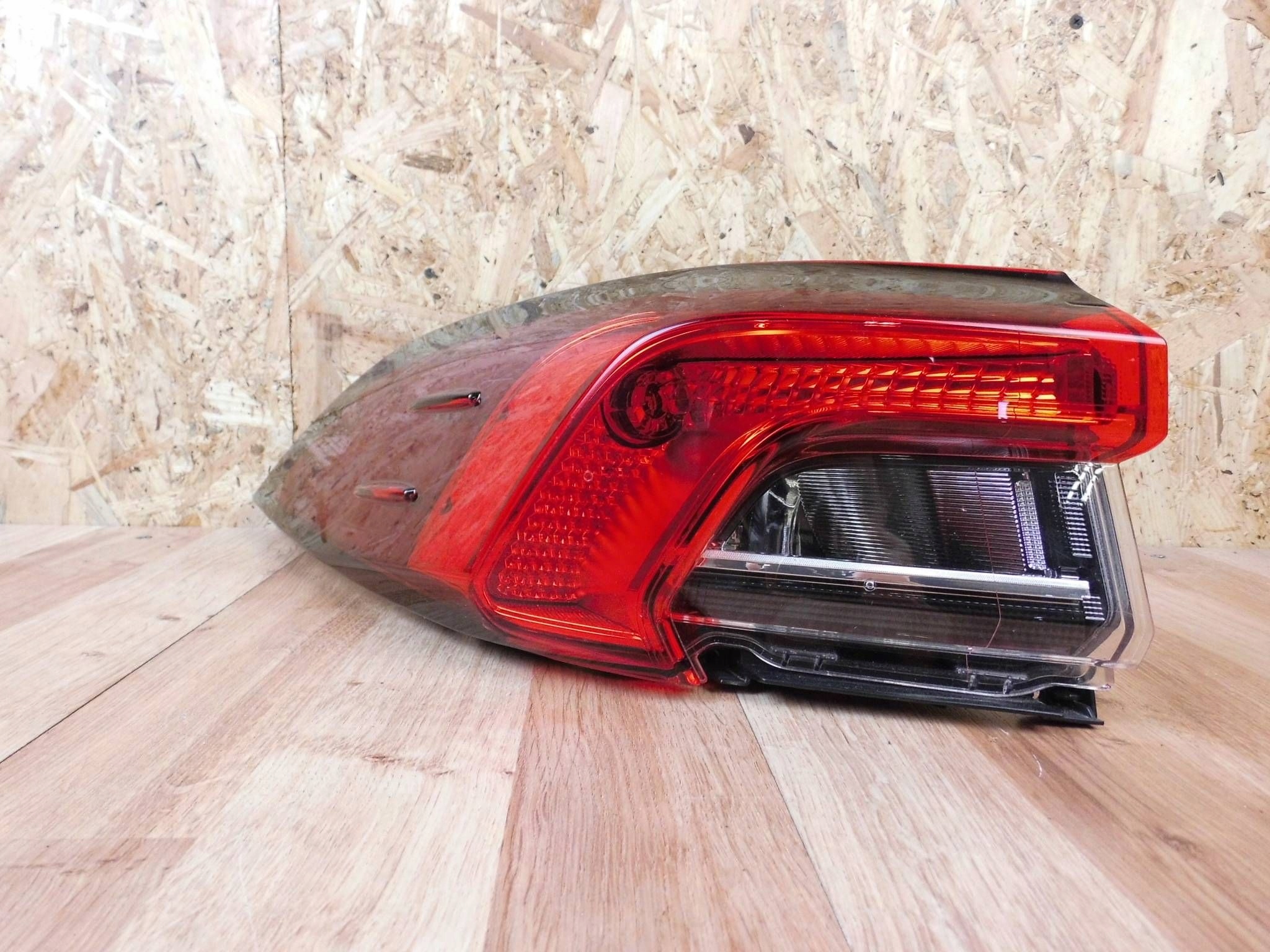 Toyota Corolla E21 2018-2023 sedan light left rear part rear left