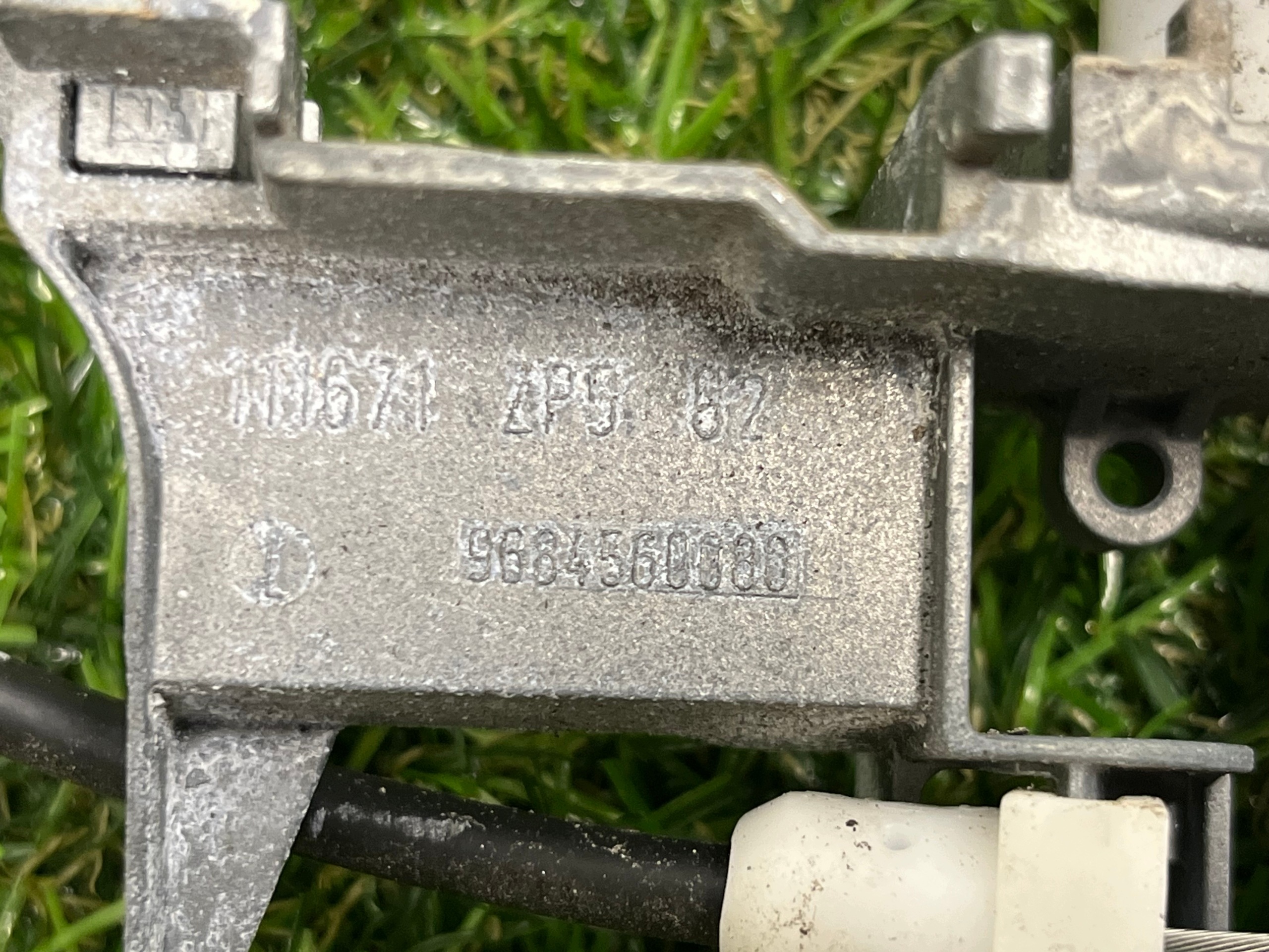 lock door left front PEUGEOT 5008