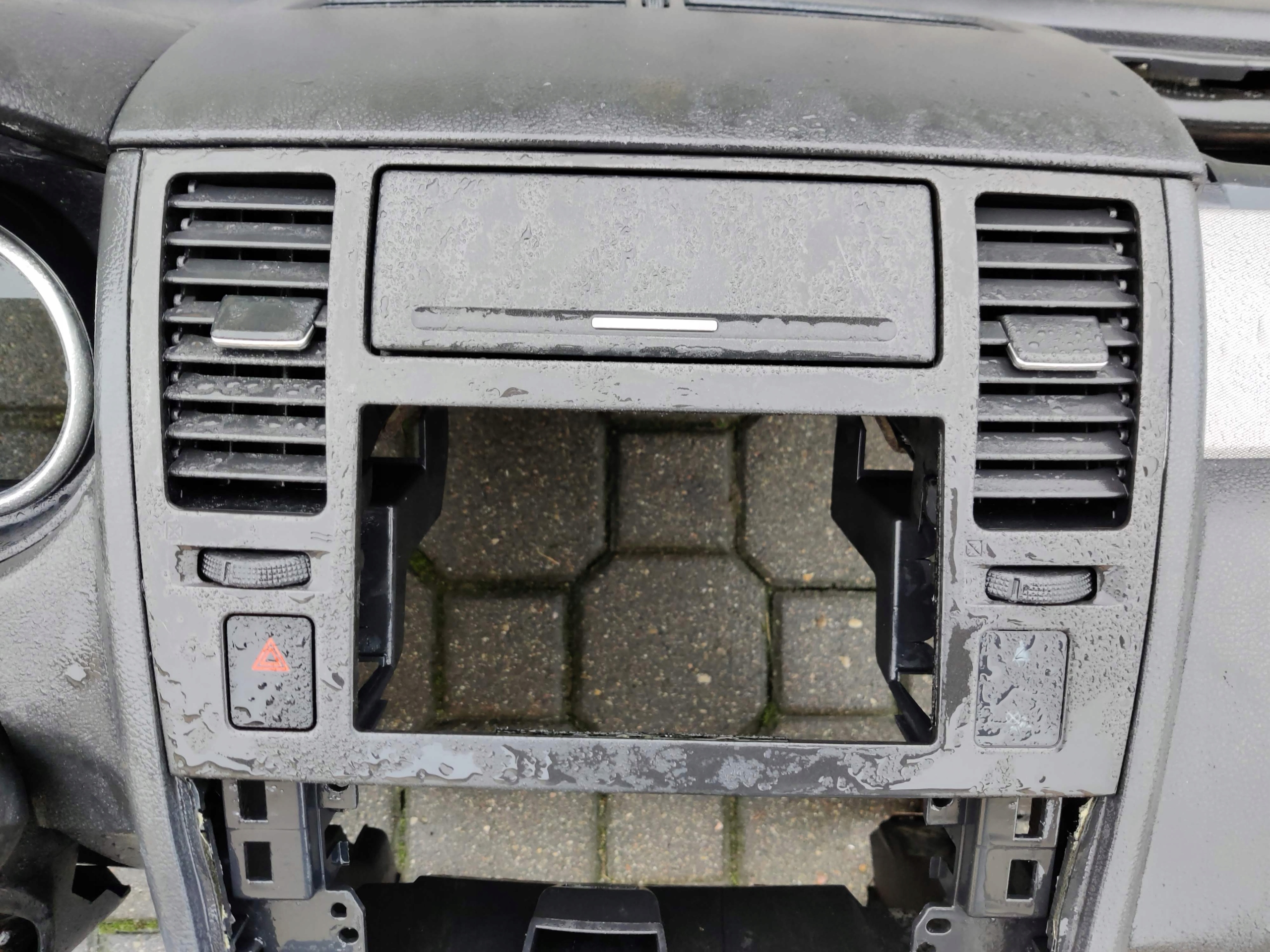 РАМКА САРАЙ OPANEL ЦЕНТРАЛЬНИЙ РЕШІТКИ NISSAN TIIDA