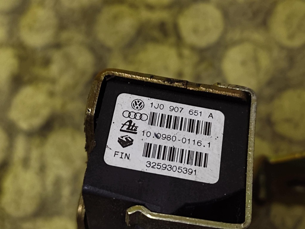 AUDI A3 8L Sensor ESP 1J0907657B