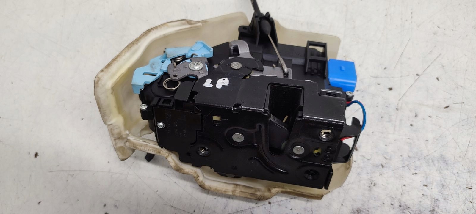 lock door front front left VW Golf plus