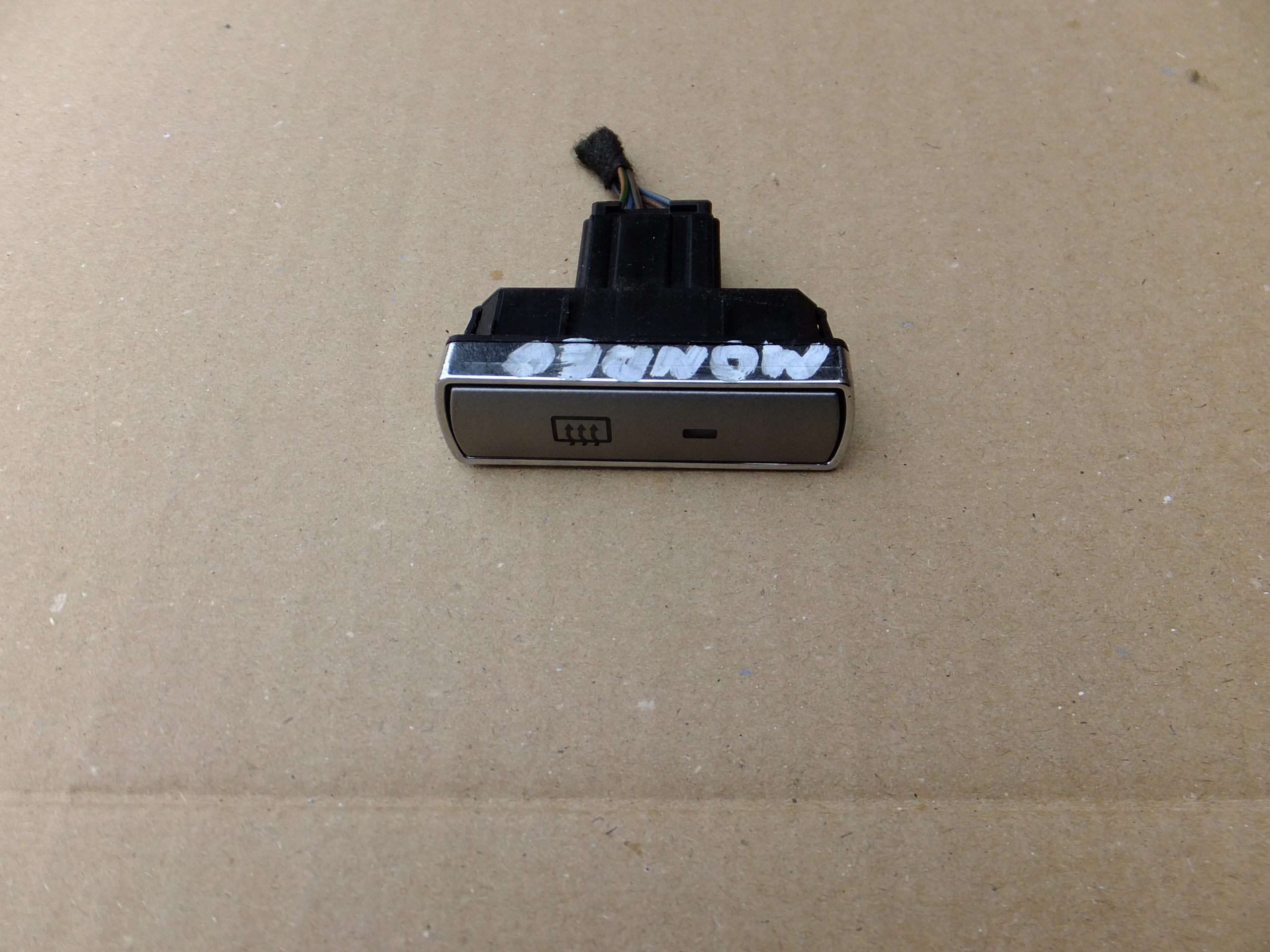 switch of the heating windows ford mondeo mk4 6M2T-18C621-AC