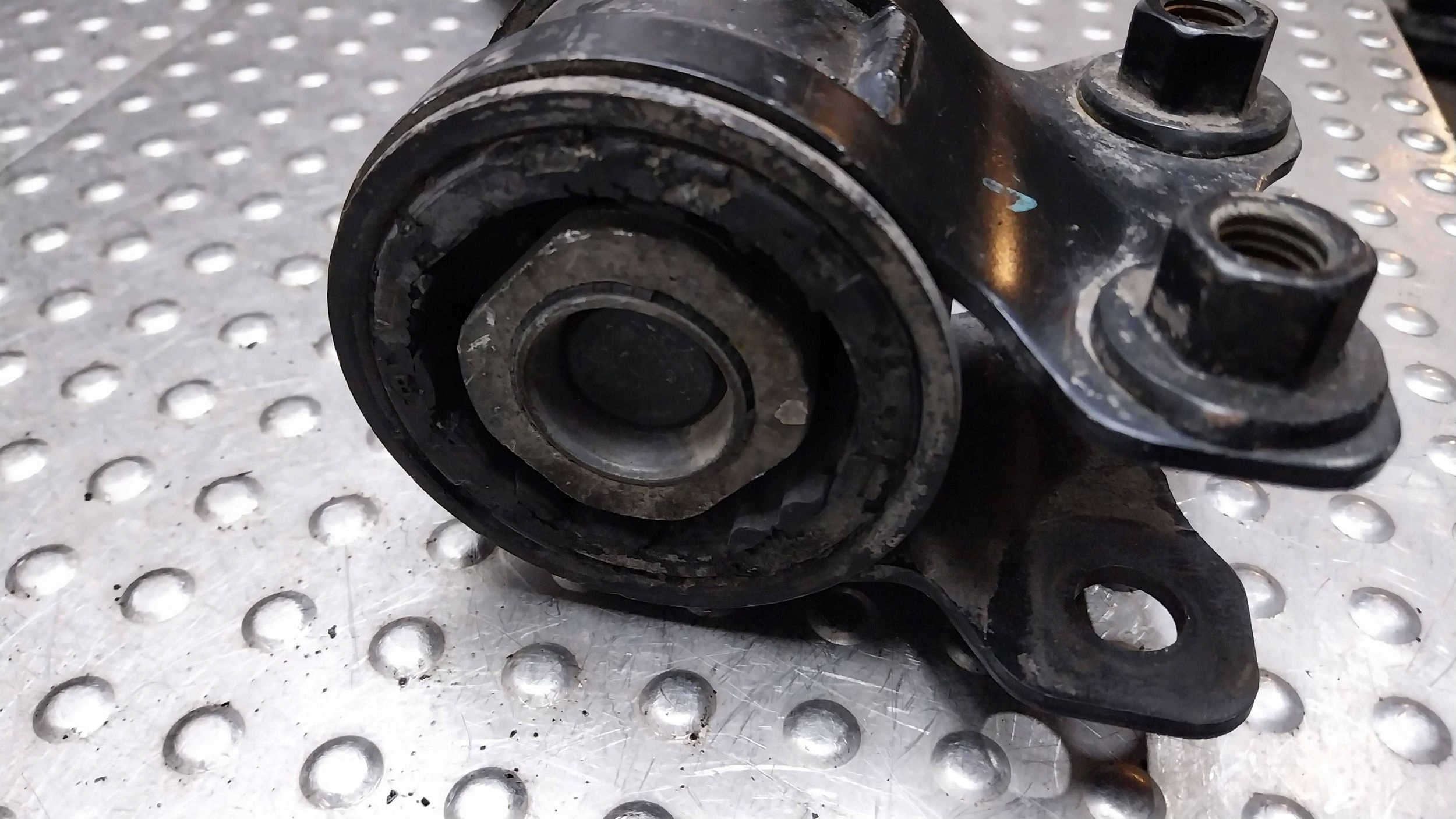 arm left front 3M51-3A424-EM FORD FOCUS MK2 C MAX MK1 VOLVO C30 S40 V50